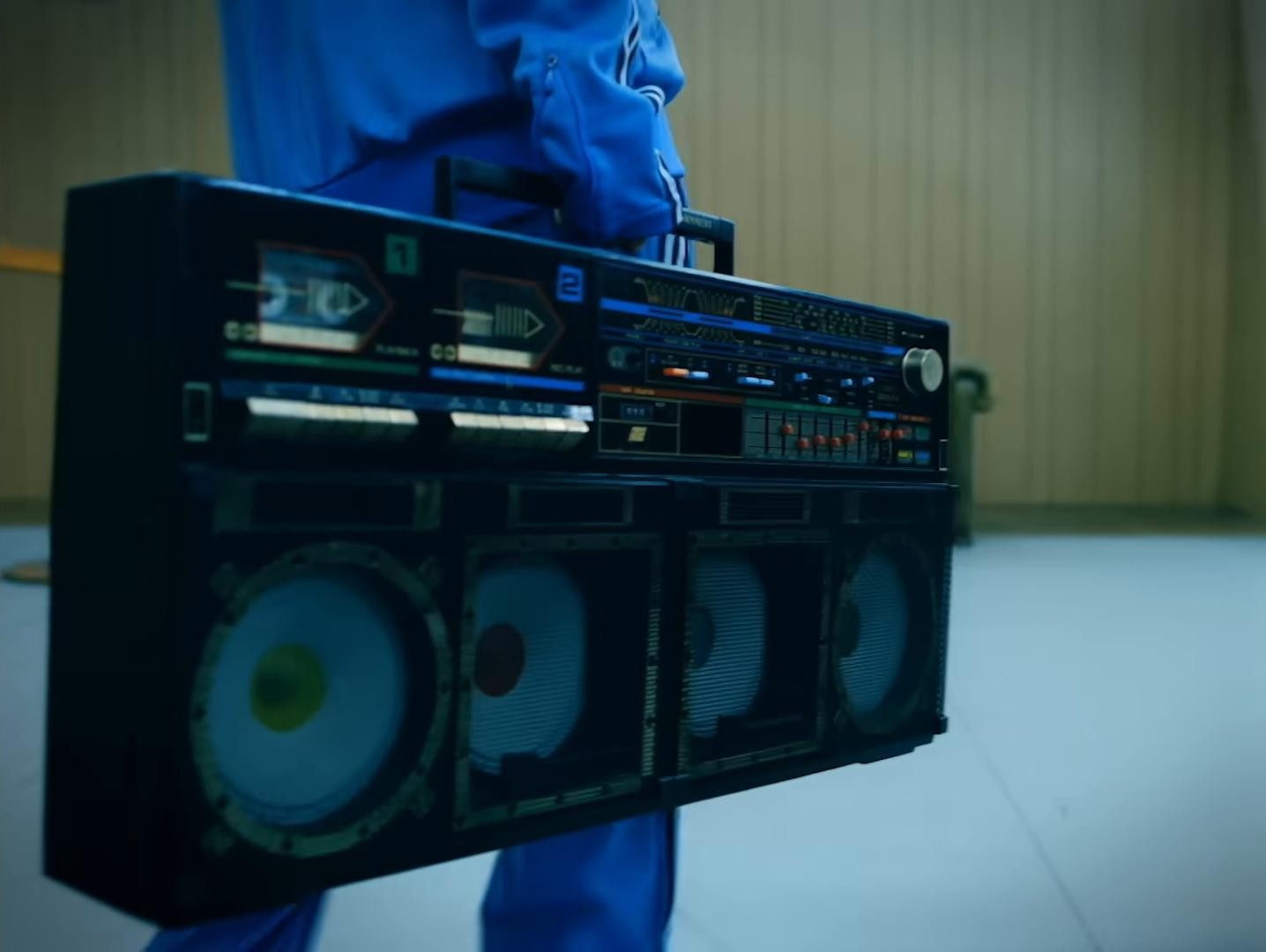 Hung Up (2009) —  shot,  lighting