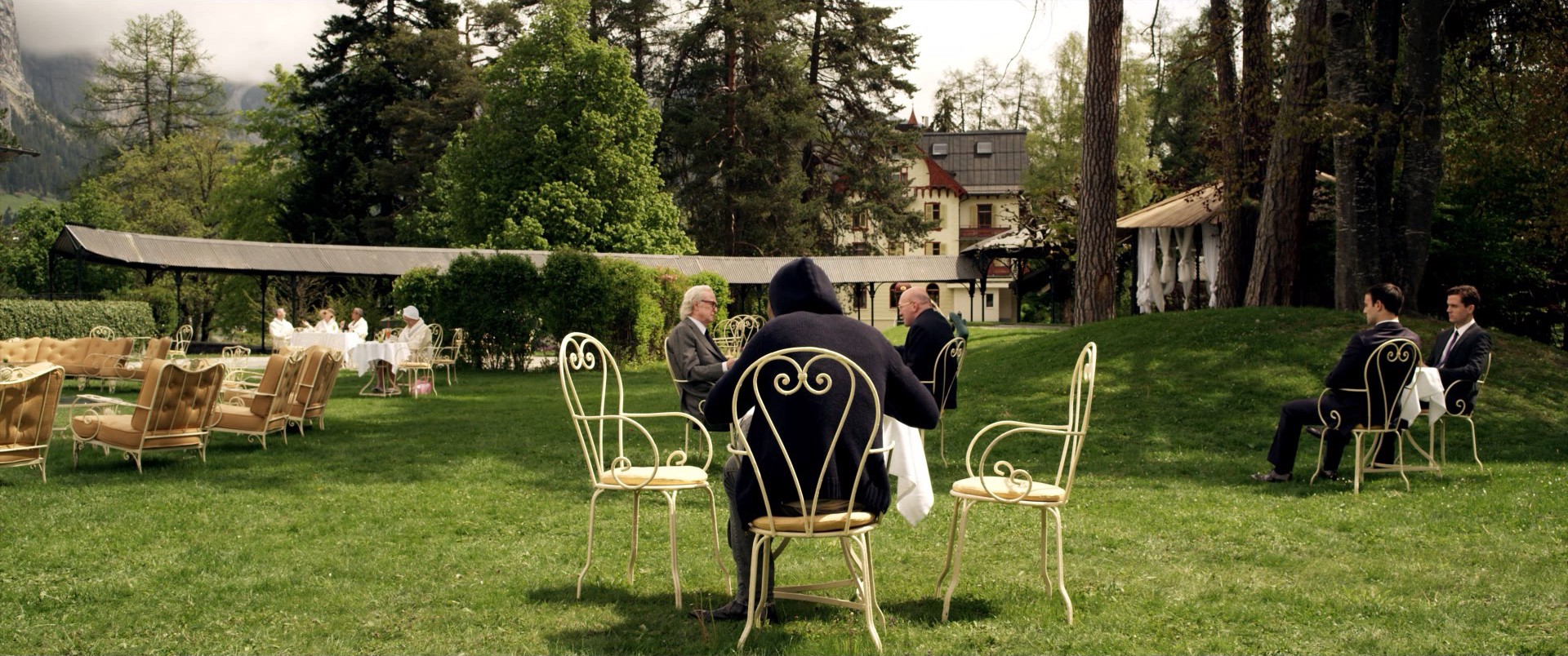 Youth (2015) —  shot,  lighting