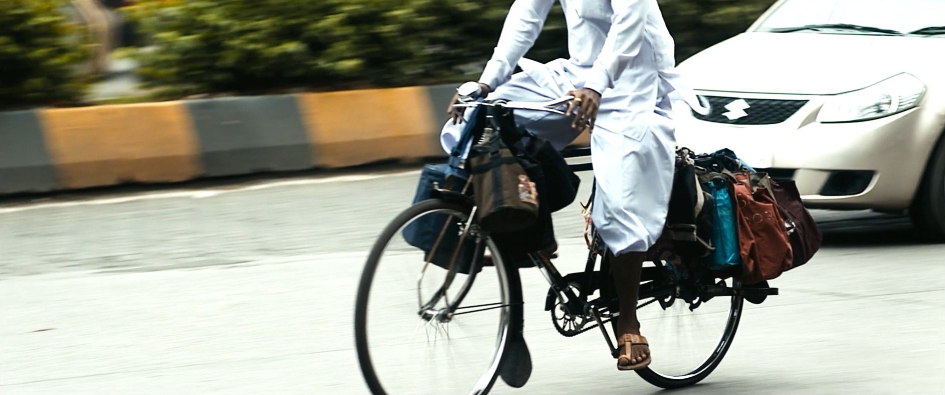 The Lunchbox (2013) —  shot,  lighting