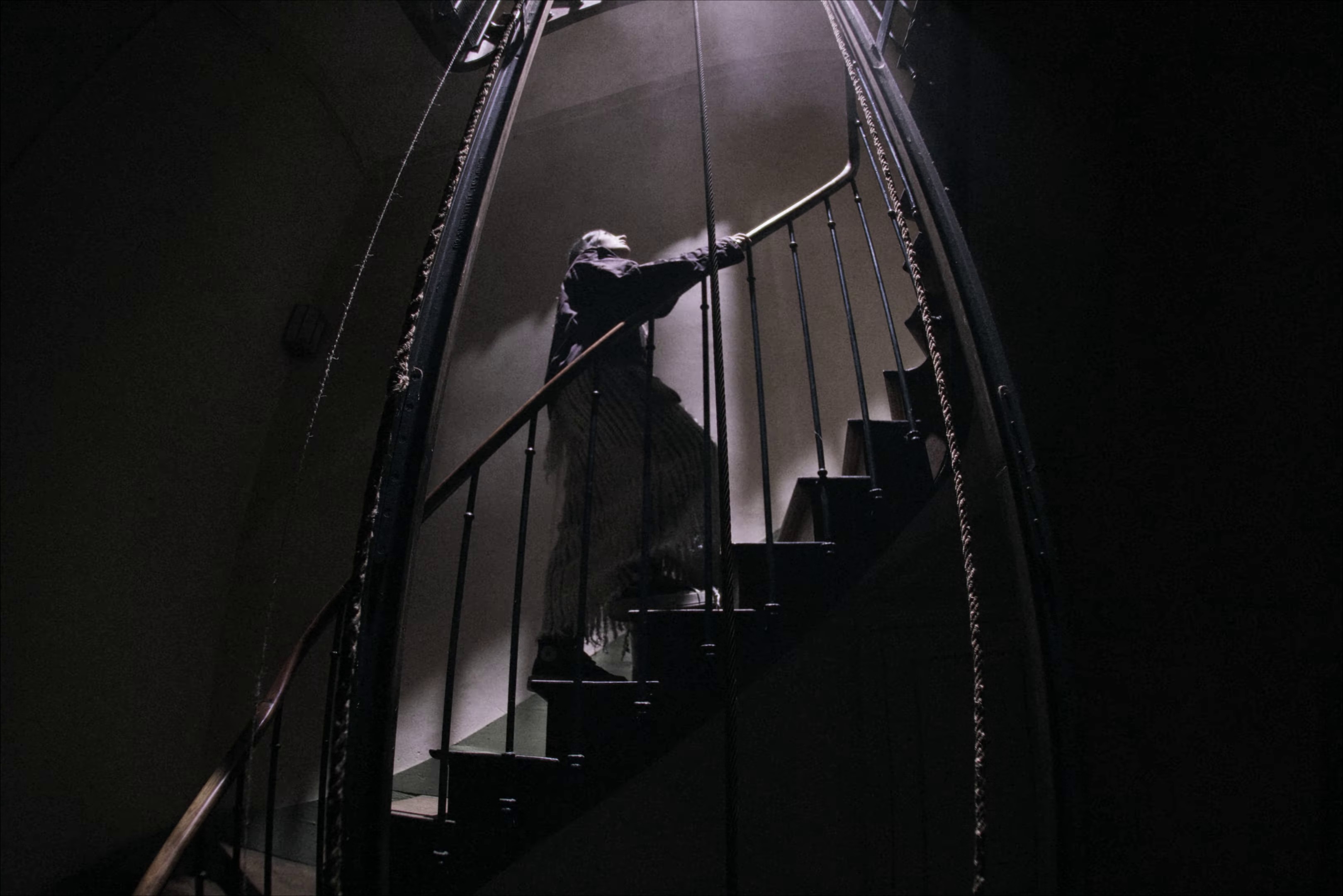 DEUX AILES DE CIRE (2024) —  shot,  lighting