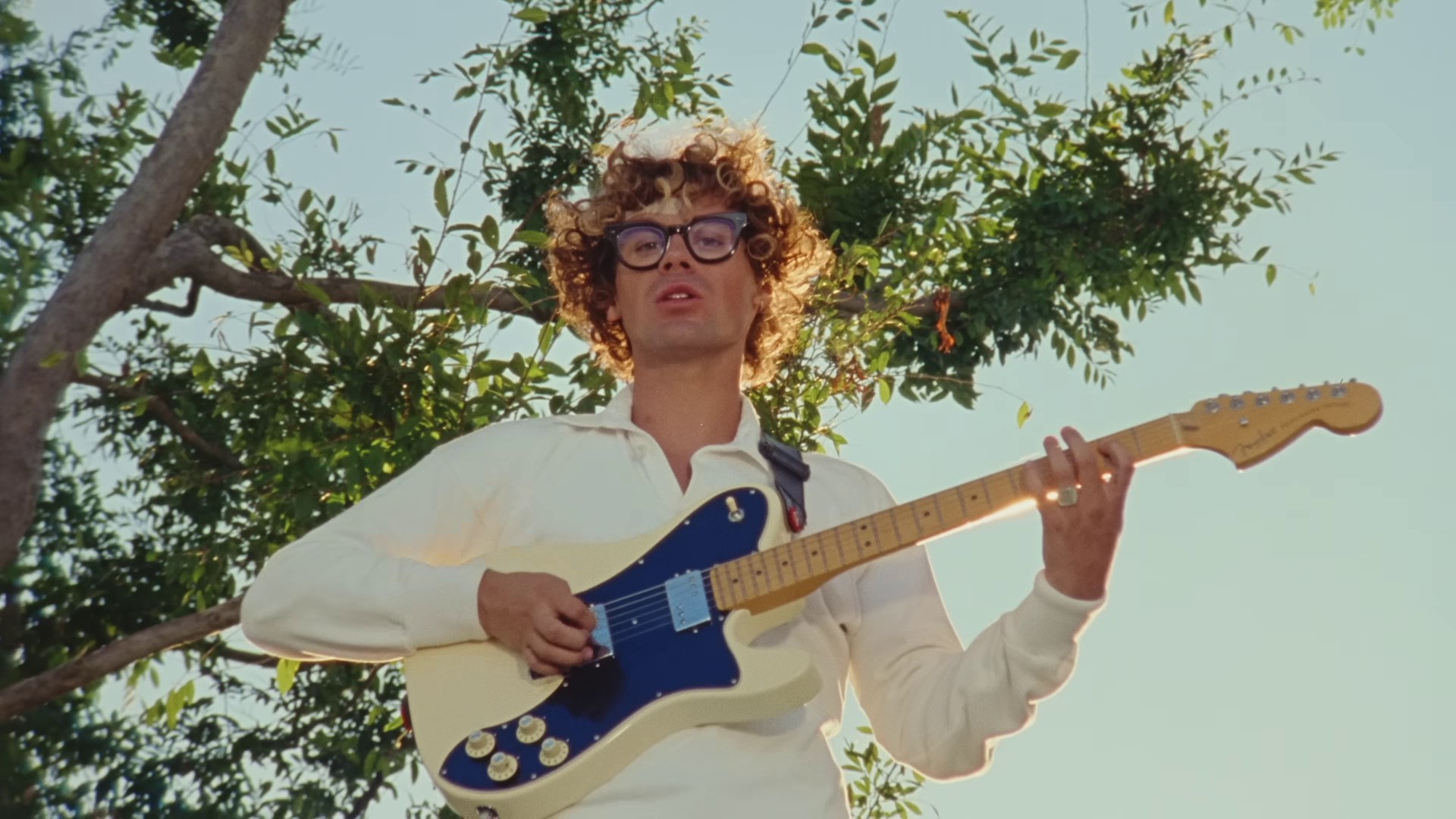 she likes sports (2024) —  shot,  lighting