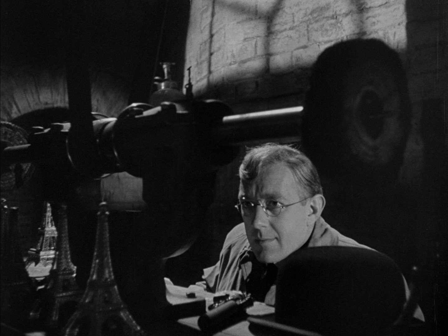 The Lavender Hill Mob (1951) —  shot,  lighting