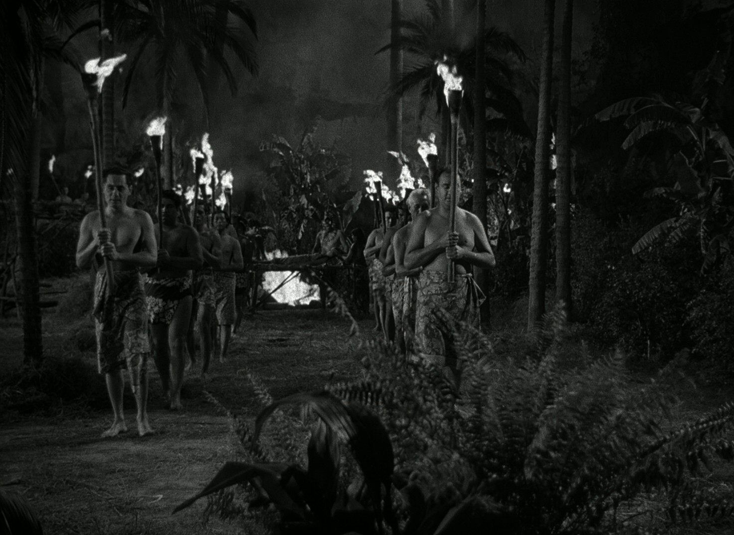 The Mad Doctor of Market Street (1942) —  shot,  lighting