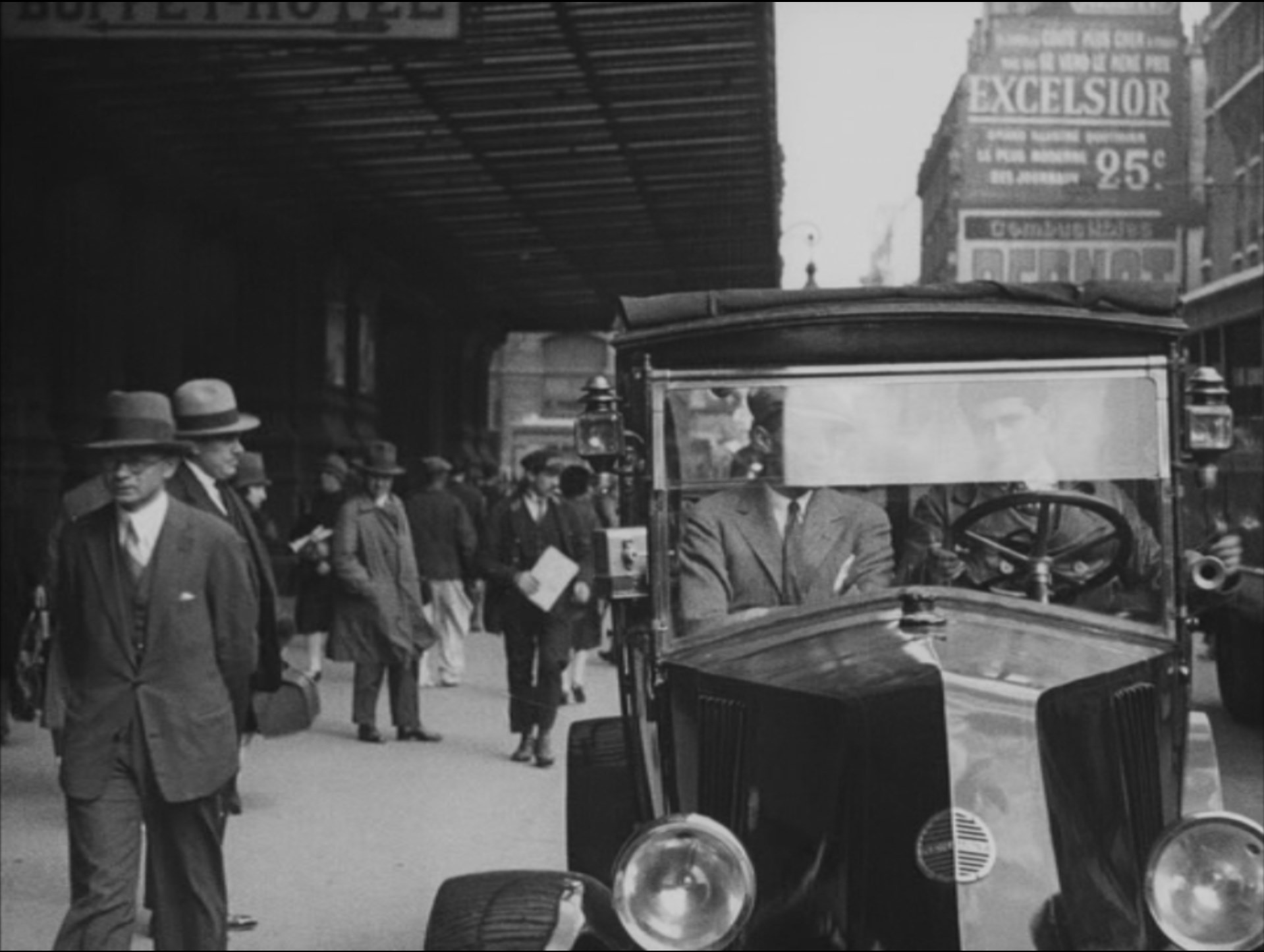 The Love of Jeanne Ney (1927) —  shot,  lighting