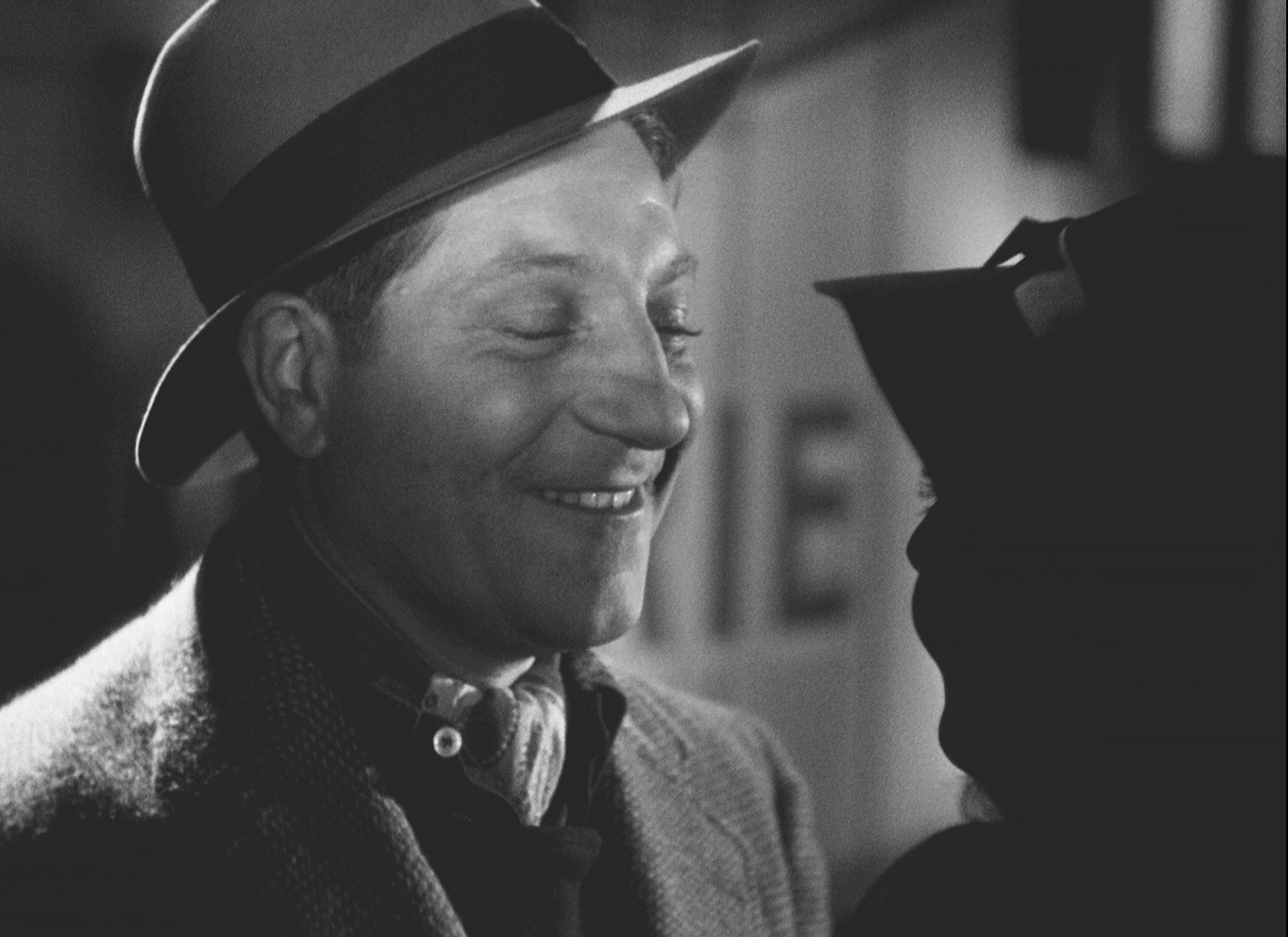 Port of Shadows (1938) —  shot,  lighting