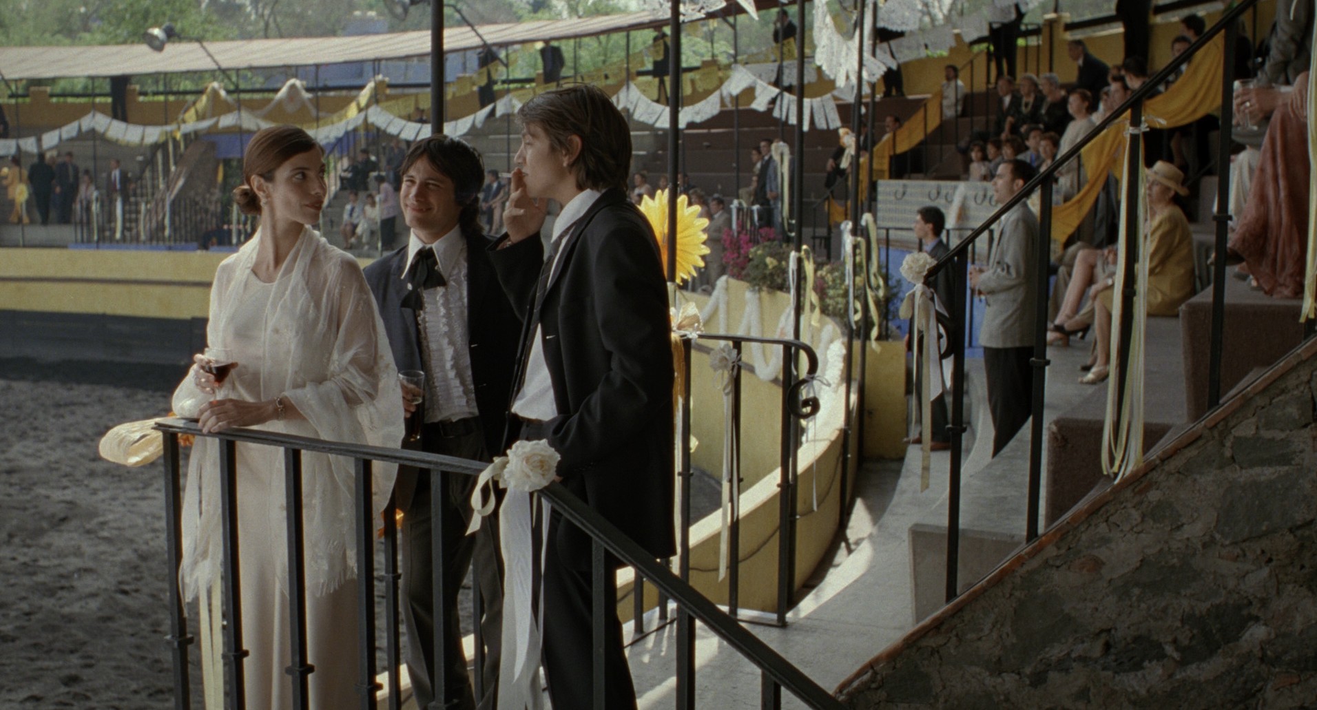 Y Tu Mamá También (2001) —  shot,  lighting