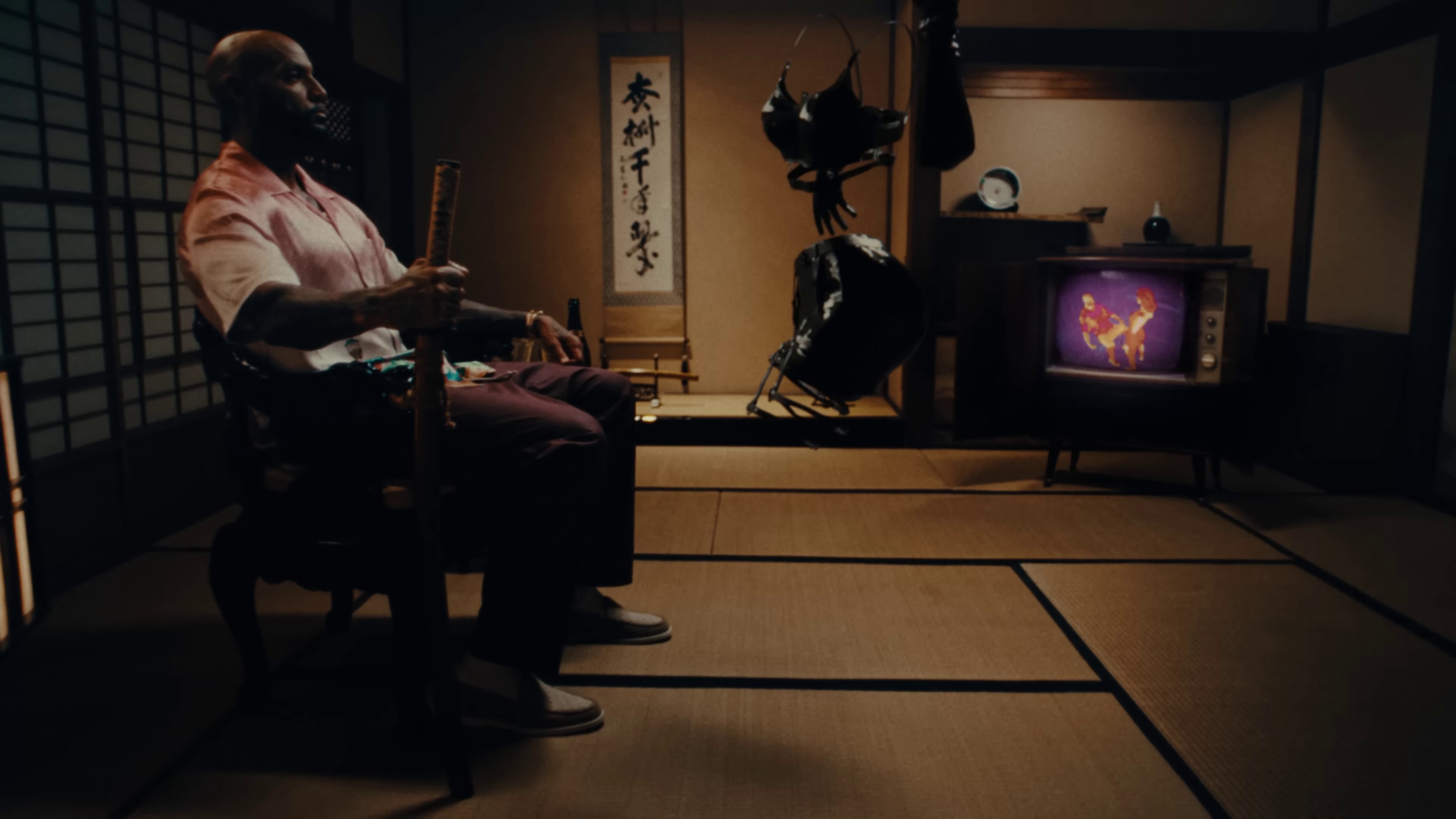 6G (2024) —  shot,  lighting