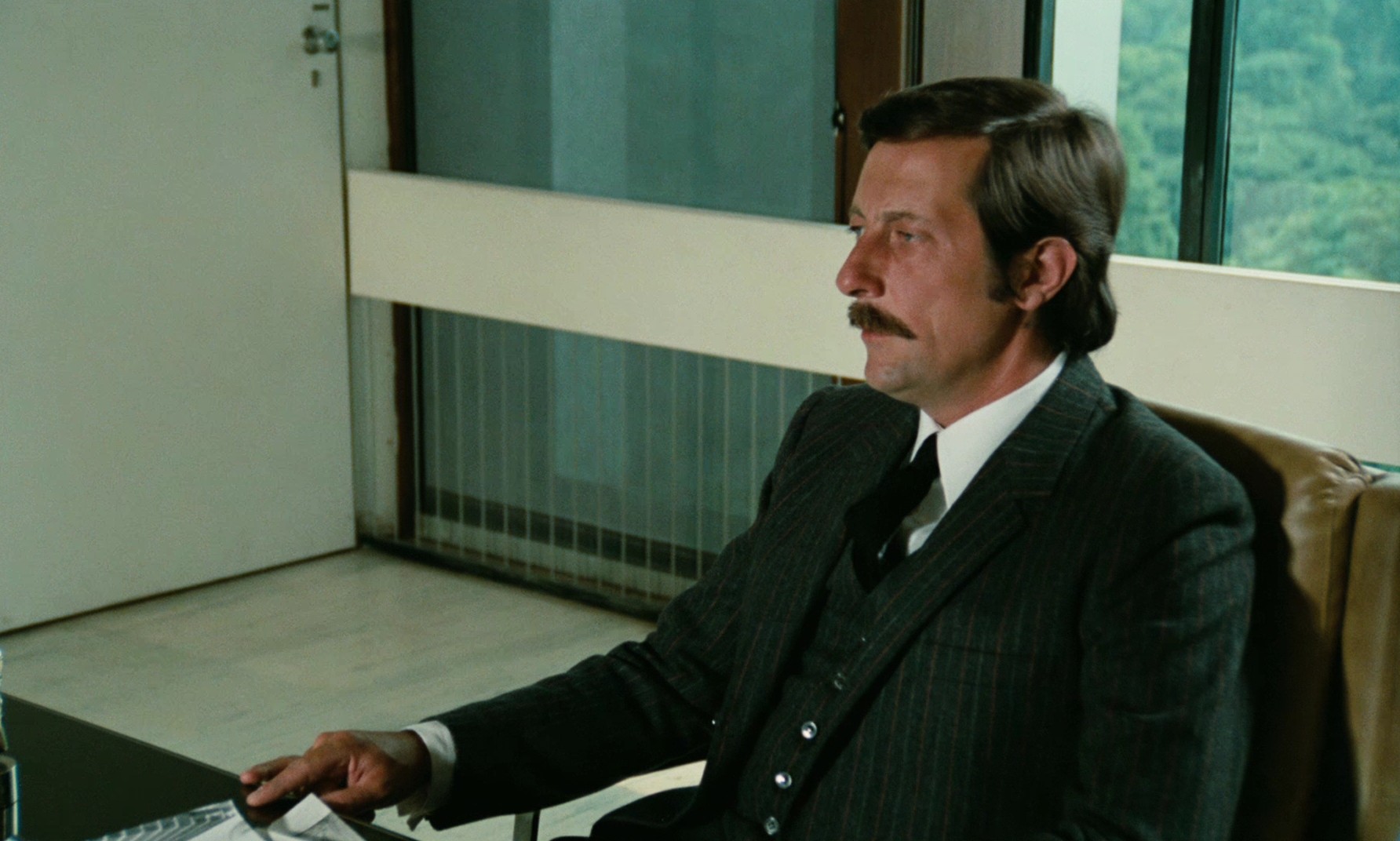 The Tall Blond Man with One Black Shoe (1972) —  shot,  lighting