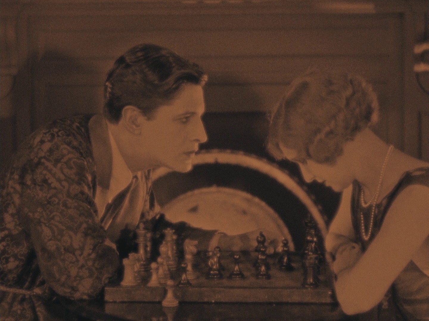 The Lodger: A Story of the London Fog (1927) —  shot,  lighting