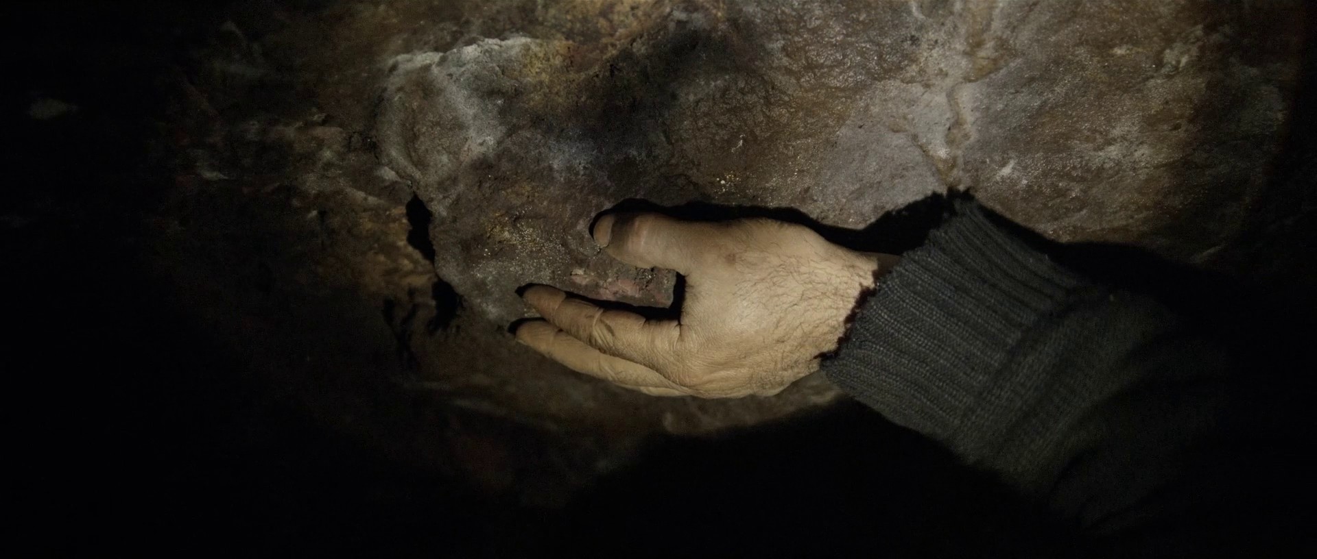 Cold of Kalandar (2016) —  shot,  lighting