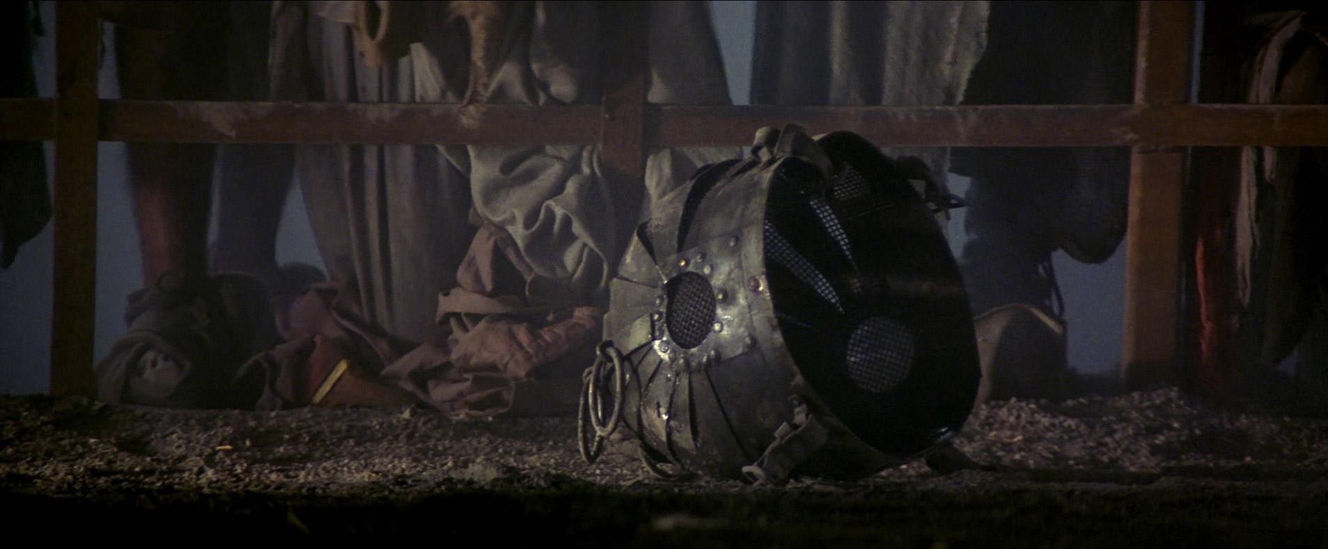 Mad Max Beyond Thunderdome (1985) —  shot,  lighting