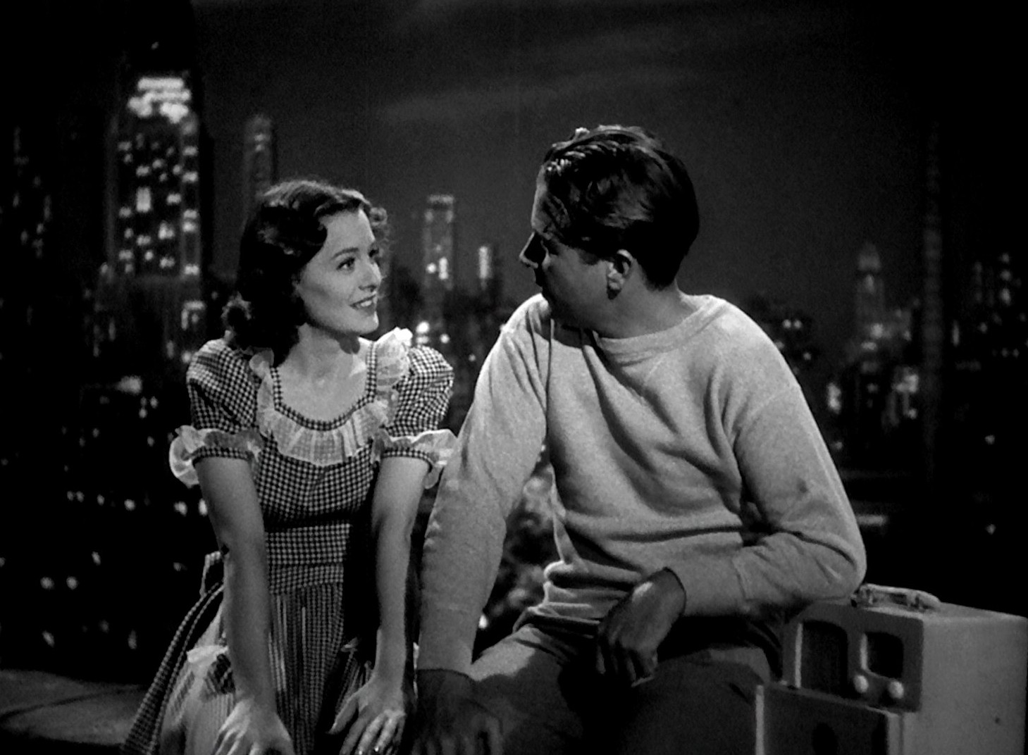 Christmas in July (1940) —  shot,  lighting