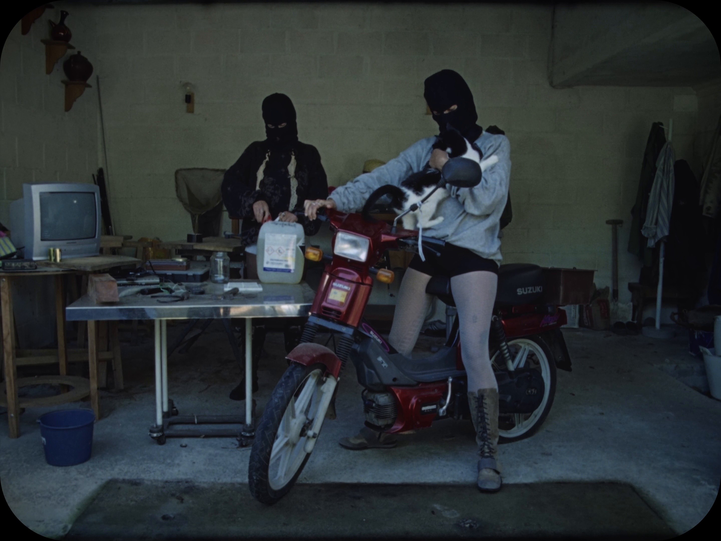 Trianguló de amor bizarro (2025) —  shot,  lighting