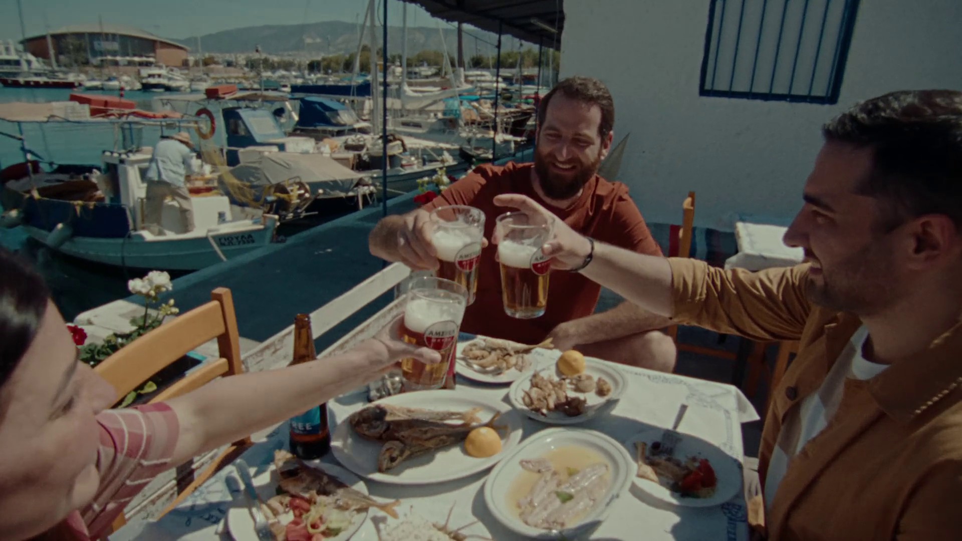 Amstel - Πάμε να αφήσουμε το μυαλό να ανασάνει… (2024) —  shot,  lighting