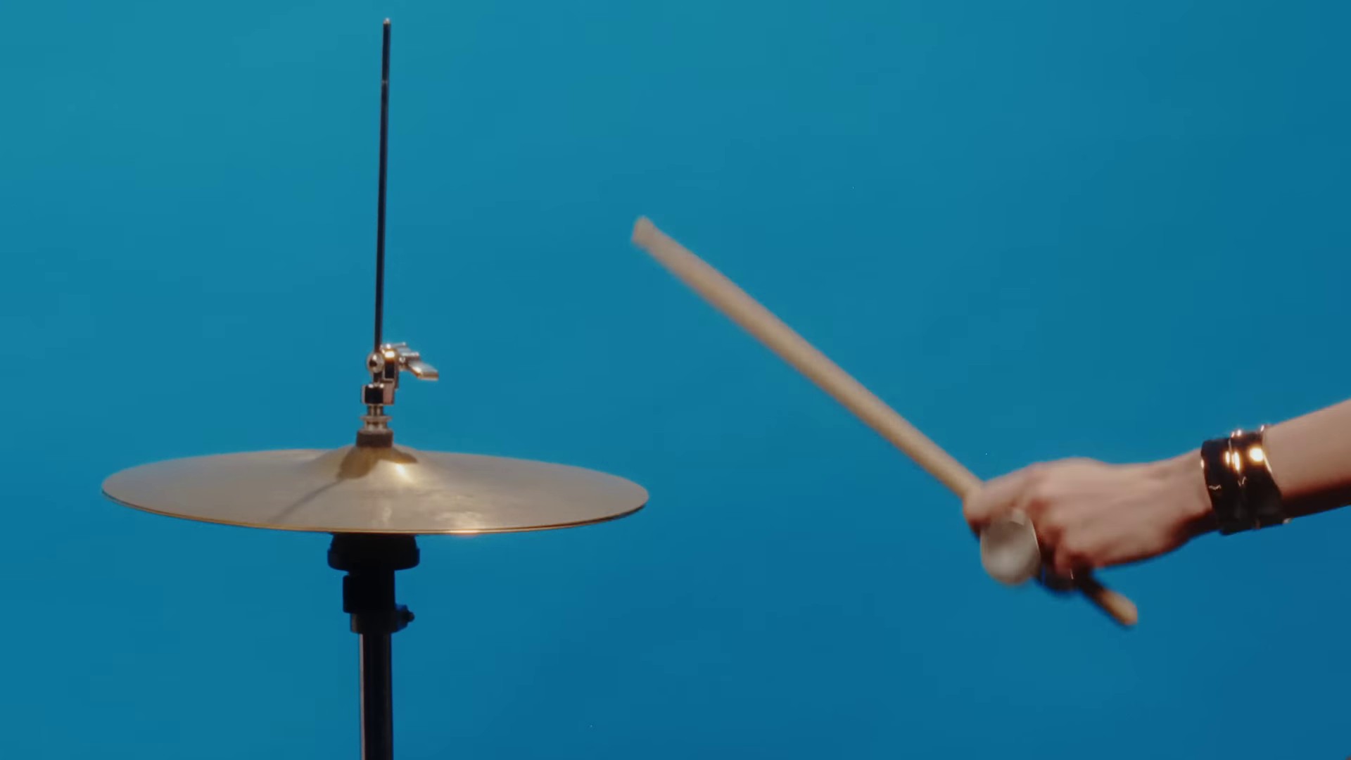 La Bomba (2024) —  shot,  lighting