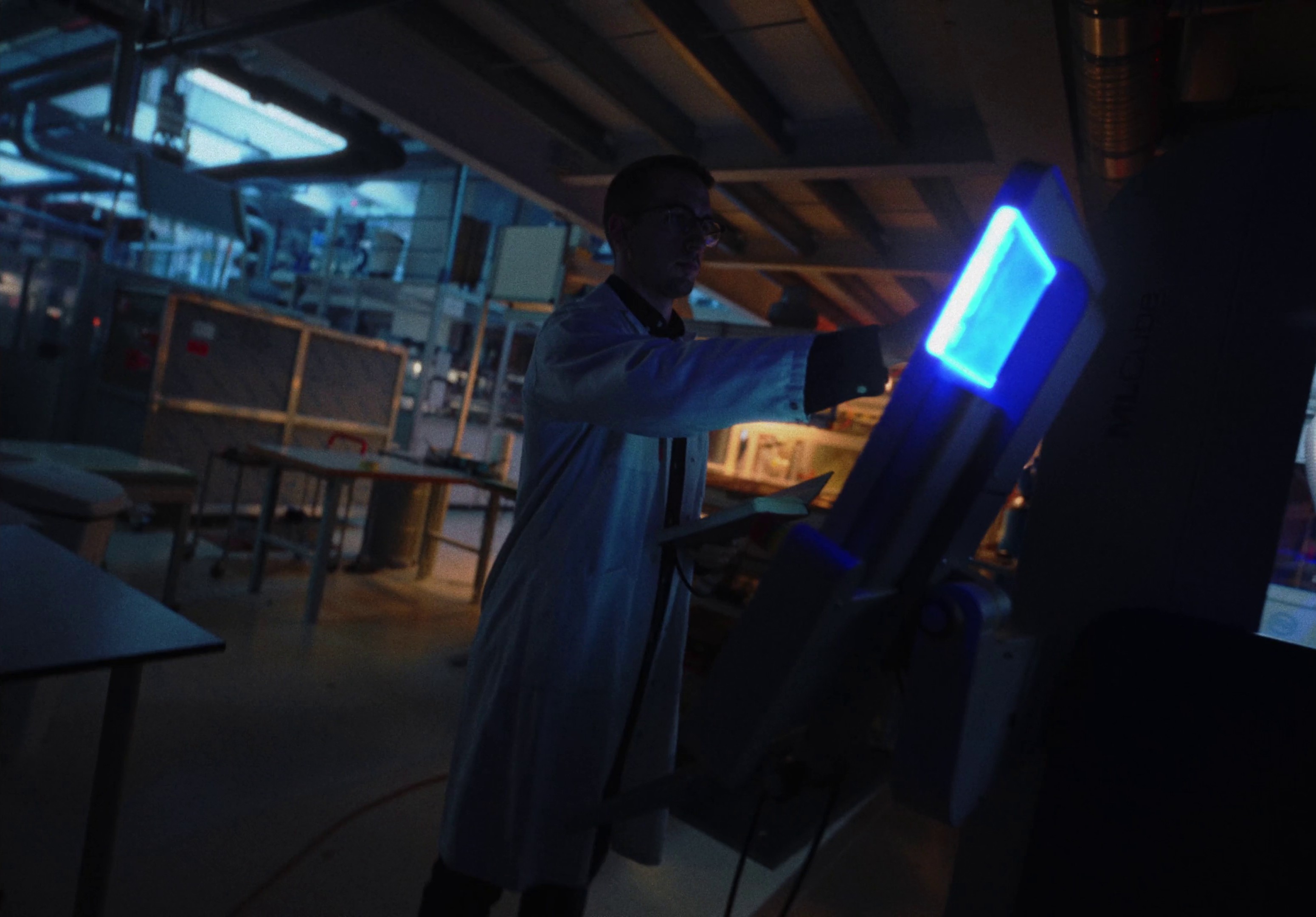 ADIDAS HEADPHONES (2021) —  shot,  lighting