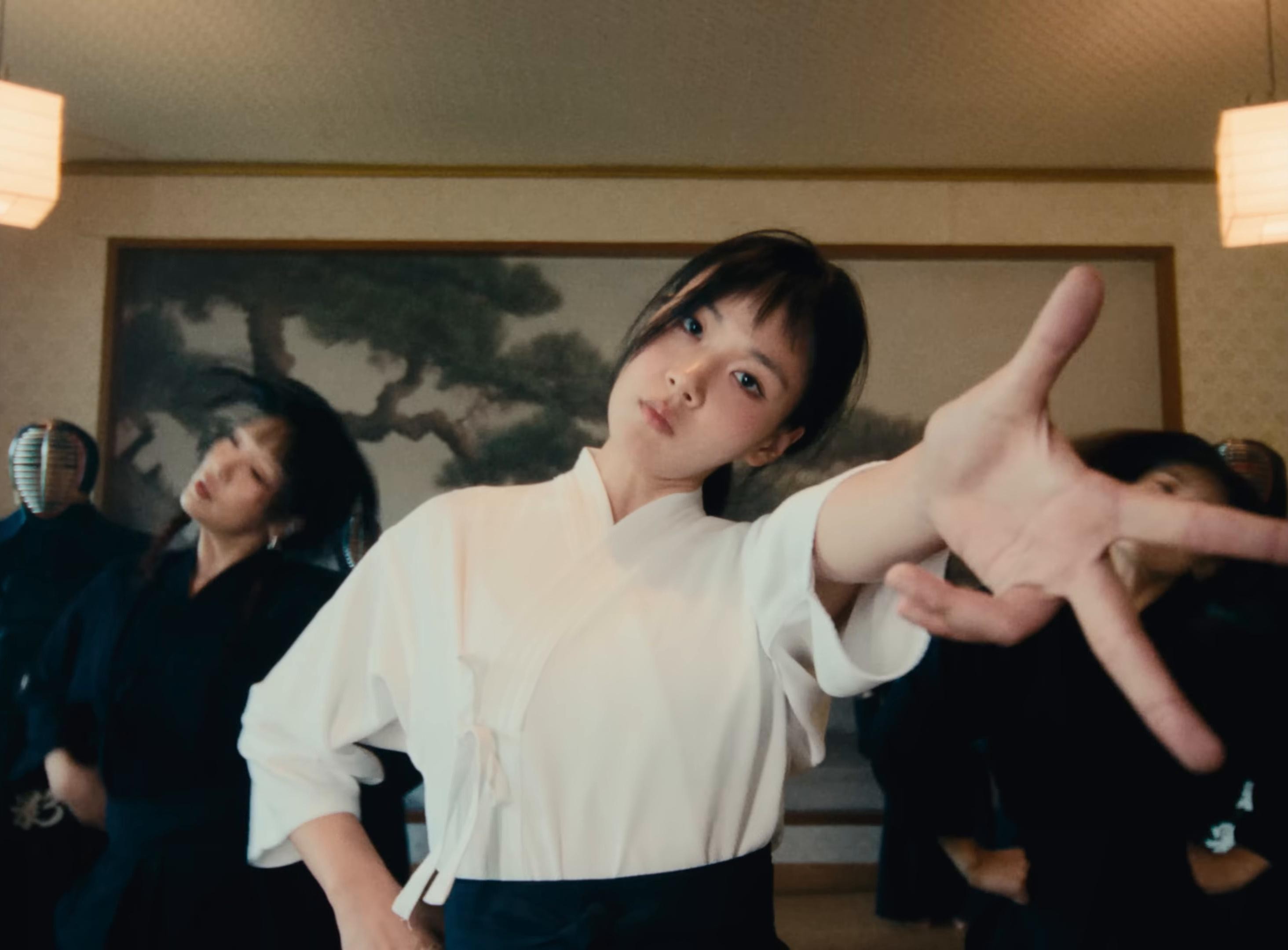 데레 (Derre) (2024) —  shot,  lighting