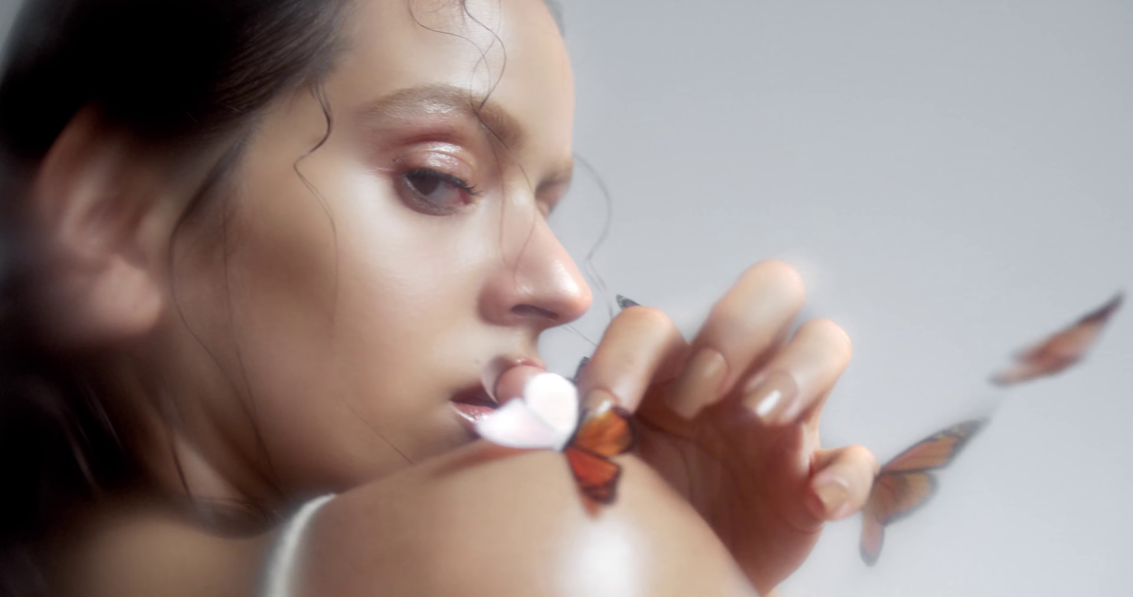 MOTOMAMI (2022) —  shot,  lighting