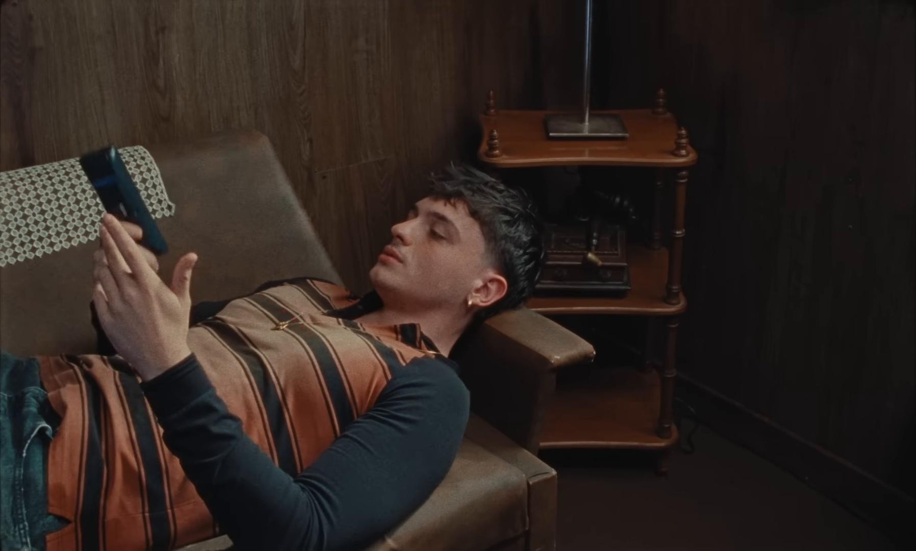 Per due come noi (2024) —  shot,  lighting