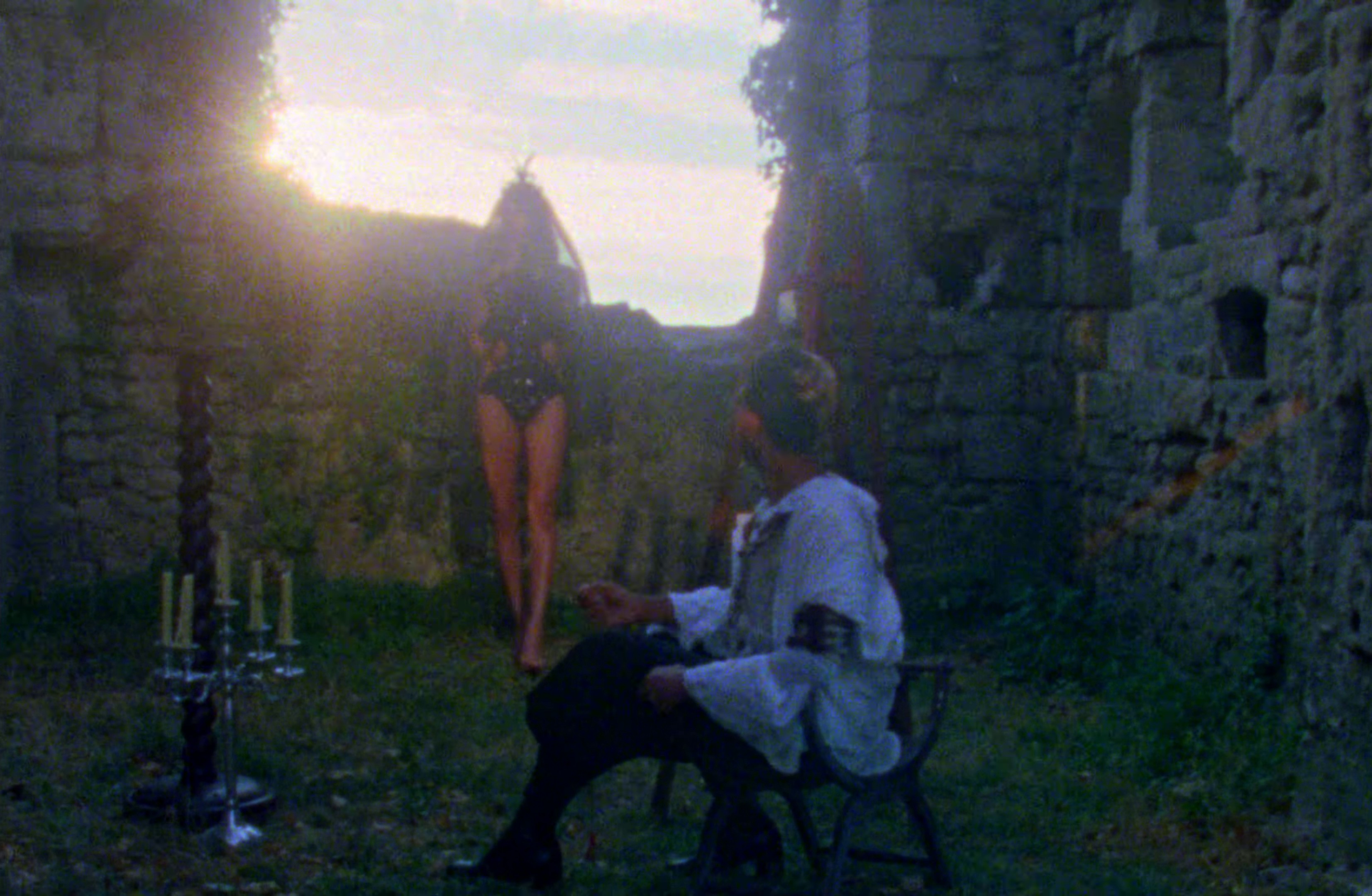 Loin de moi le drame (2022) —  shot,  lighting