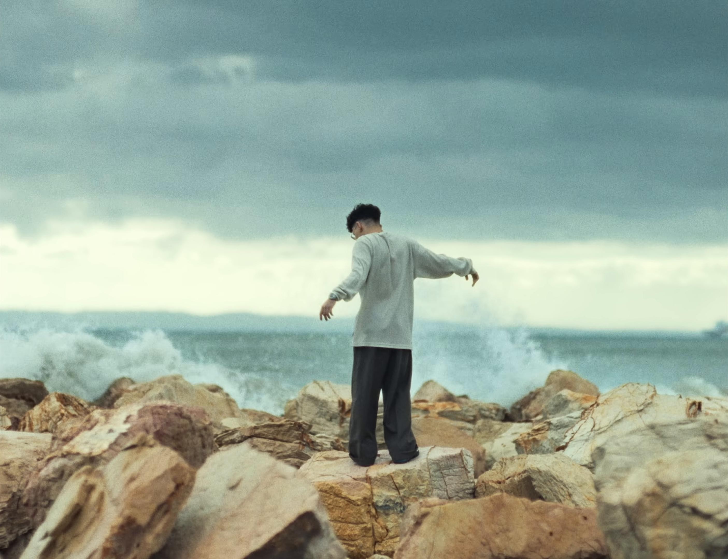 Paradis (2024) —  shot,  lighting