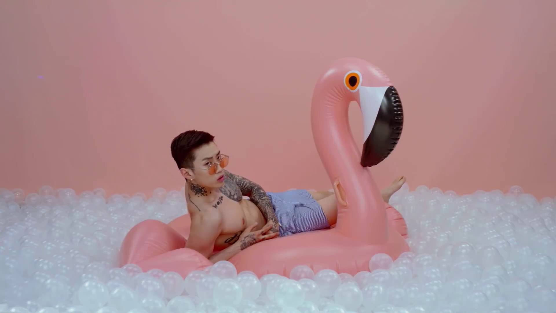 Boys  (2017) —  shot,  lighting