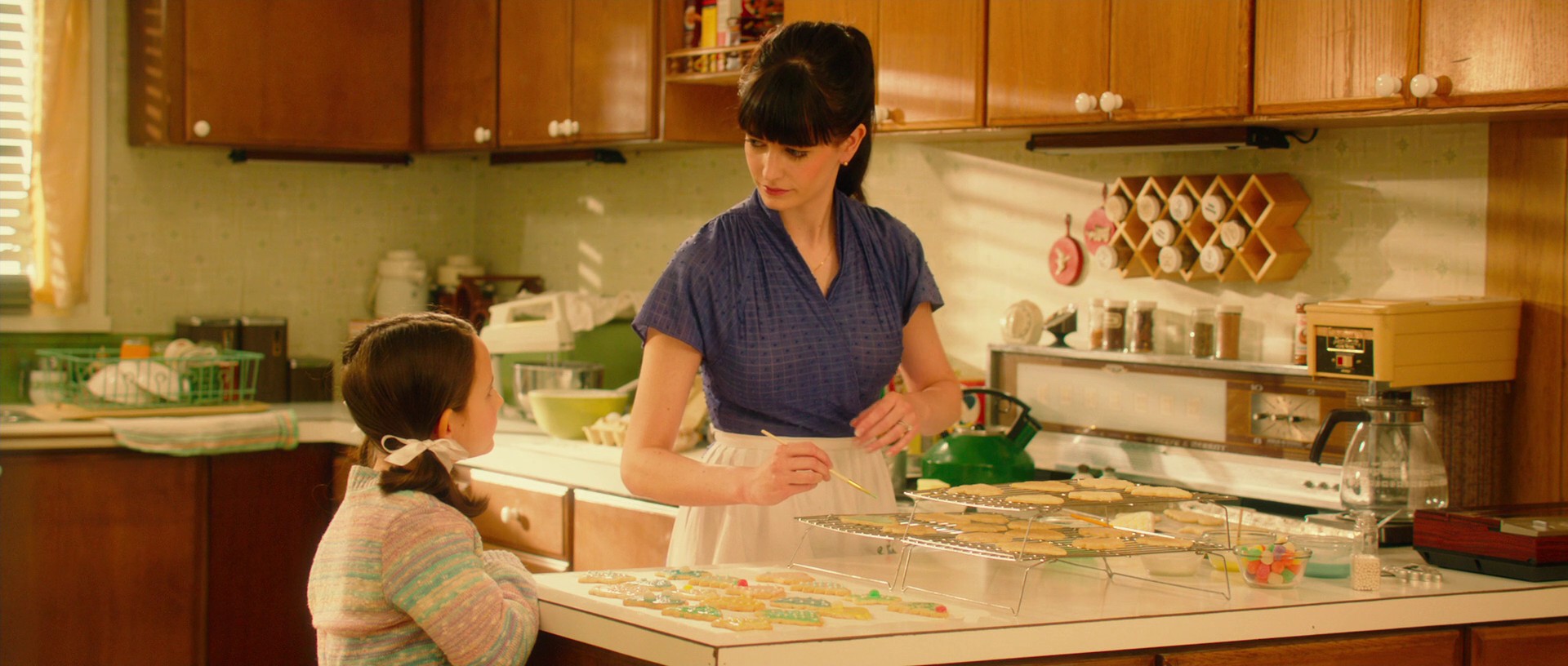 White Bird in a Blizzard (2014) —  shot,  lighting