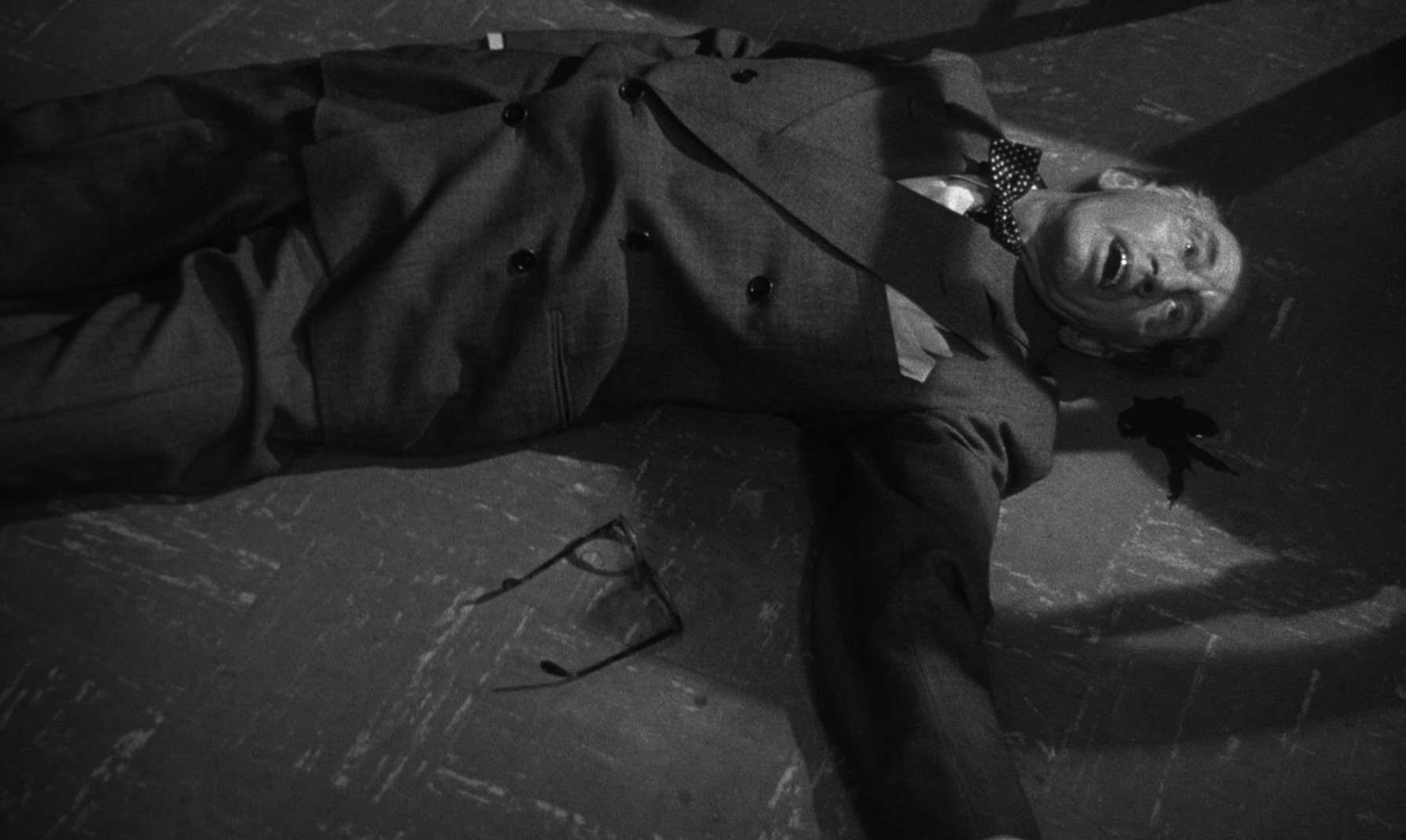 Kiss Me Deadly (1955) —  shot,  lighting