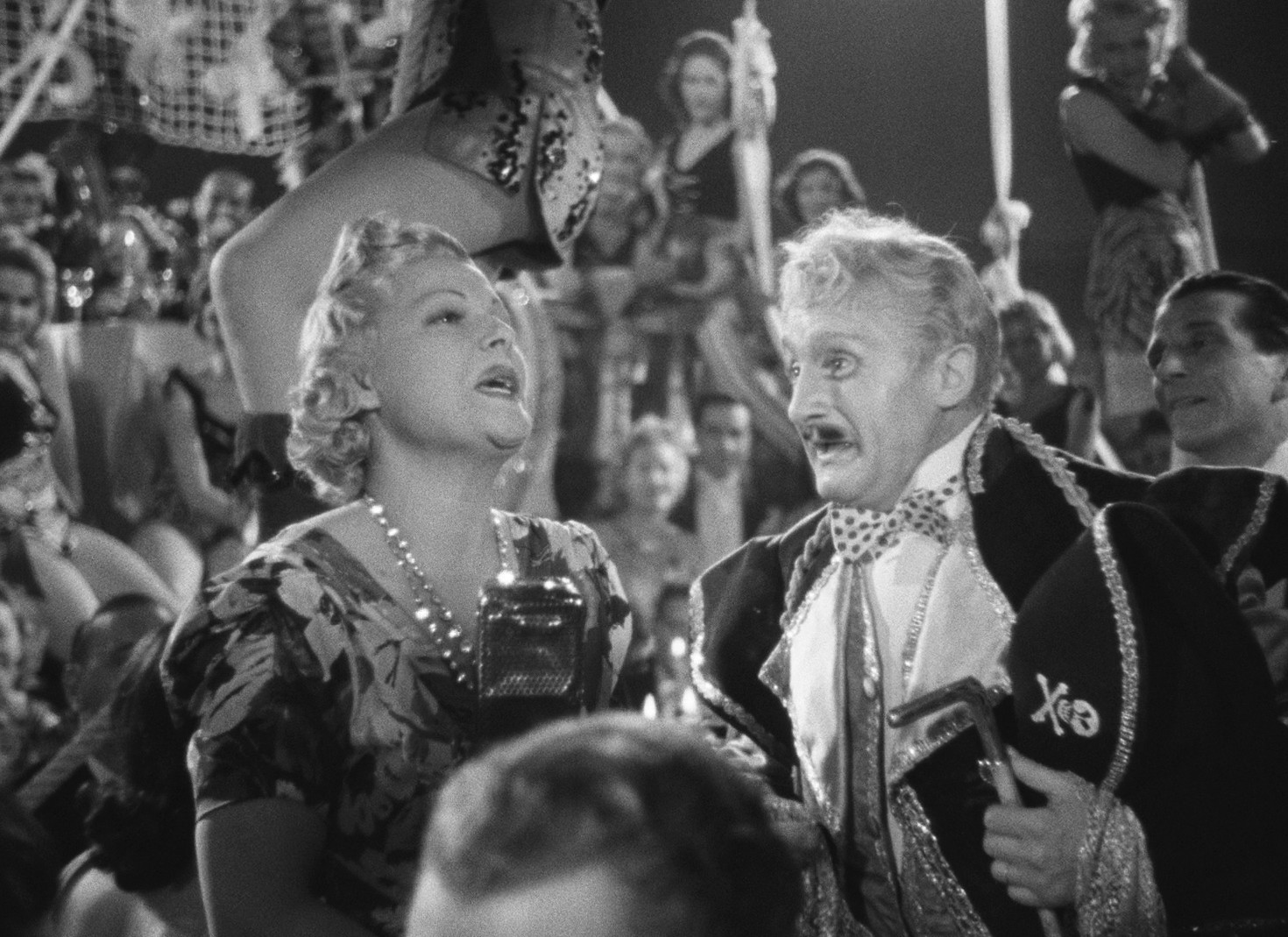 Four Flights to Love (1940) —  shot,  lighting