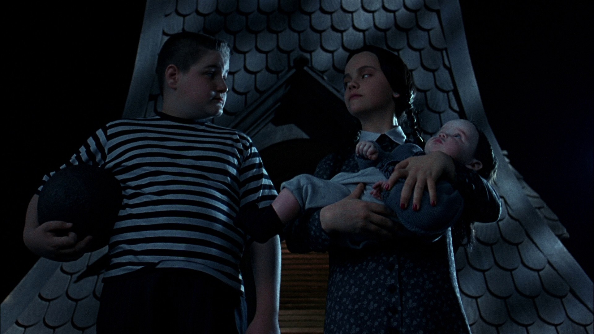 Addams Family Values (1993) —  shot,  lighting