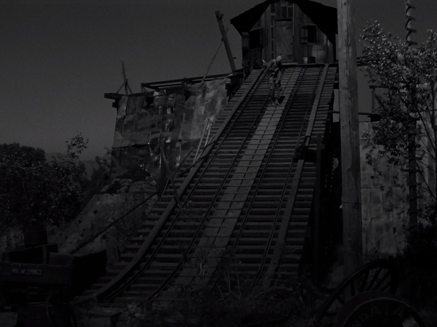 The Mummy's Ghost (1944) —  shot,  lighting