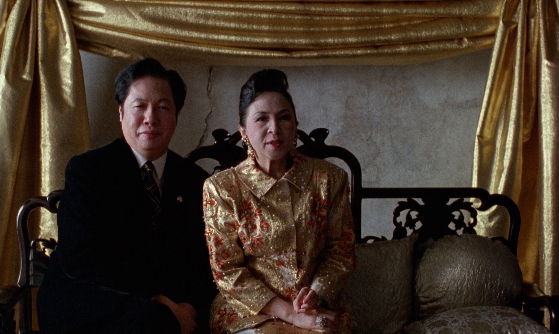 Life Is Cheap... But Toilet Paper Is Expensive (1990) —  shot,  lighting