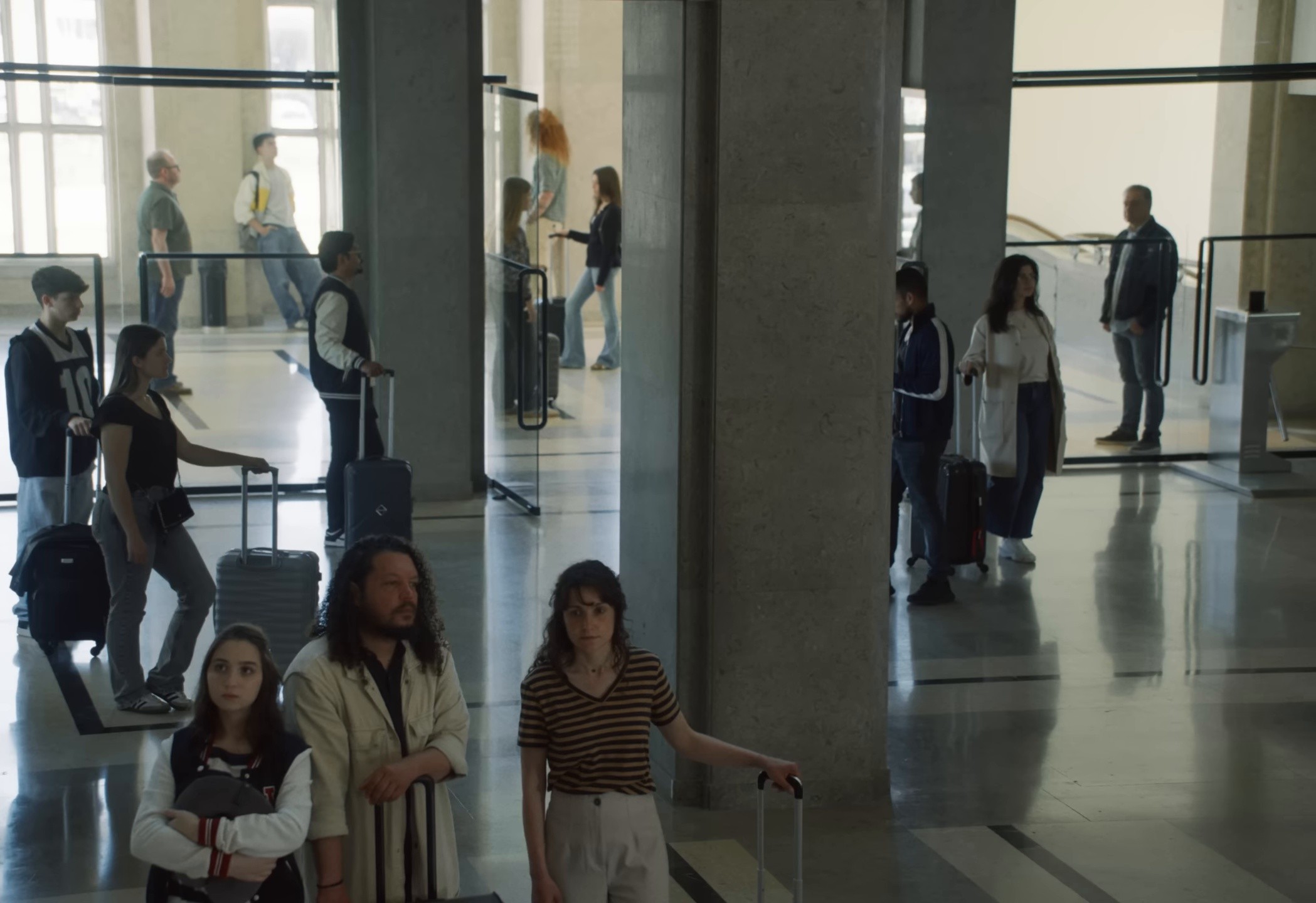 Deslocado (2025) —  shot,  lighting