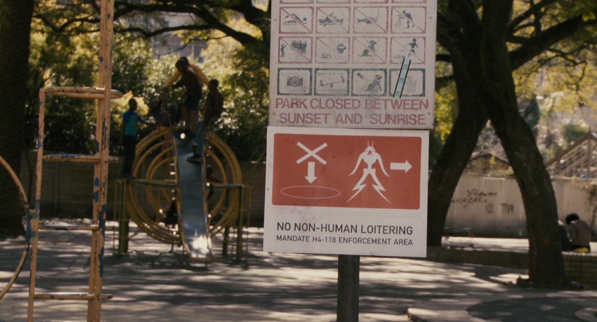 District 9 (2009) —  shot,  lighting