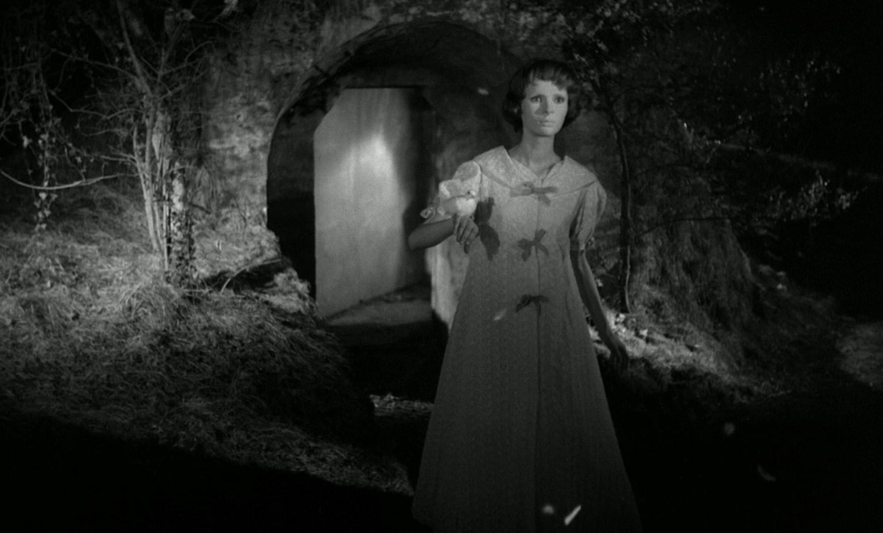 Eyes Without a Face (1960) —  shot,  lighting