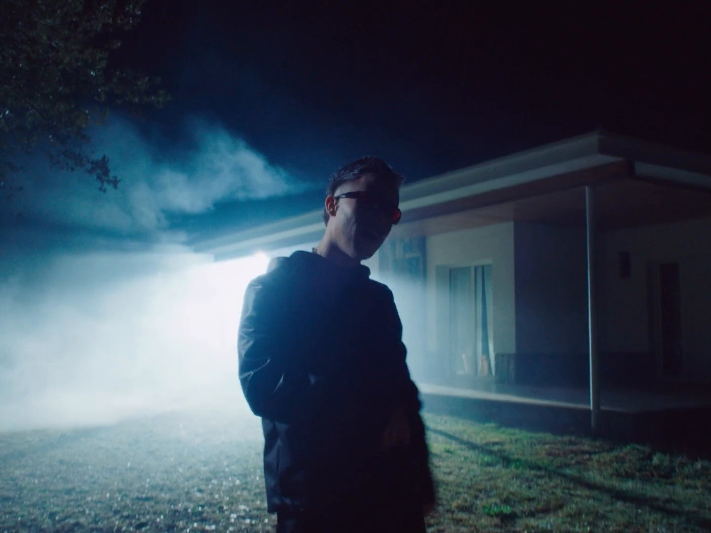 SIN ÉL  (2023) —  shot,  lighting