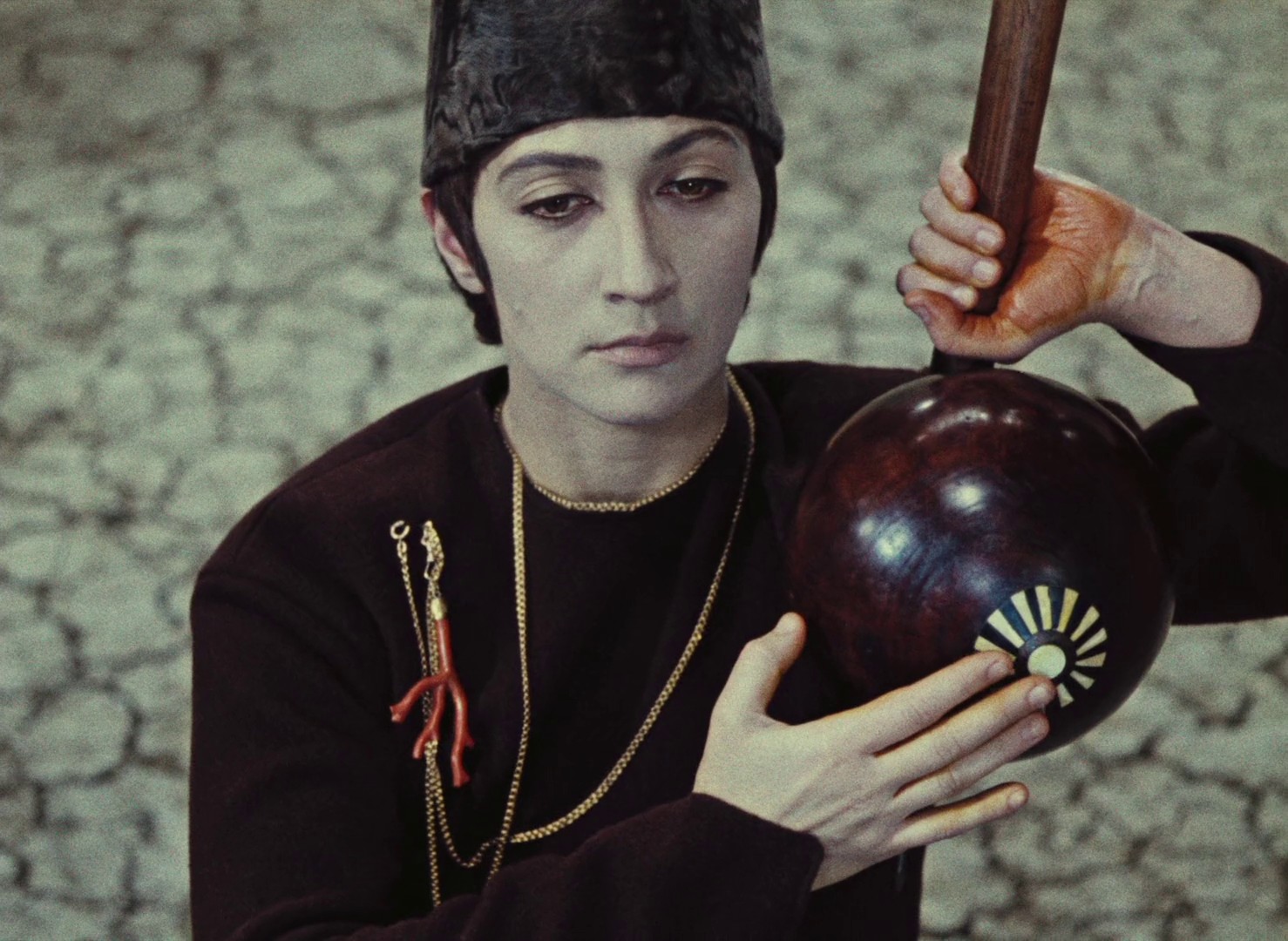 The Color of Pomegranates (1970) —  shot,  lighting