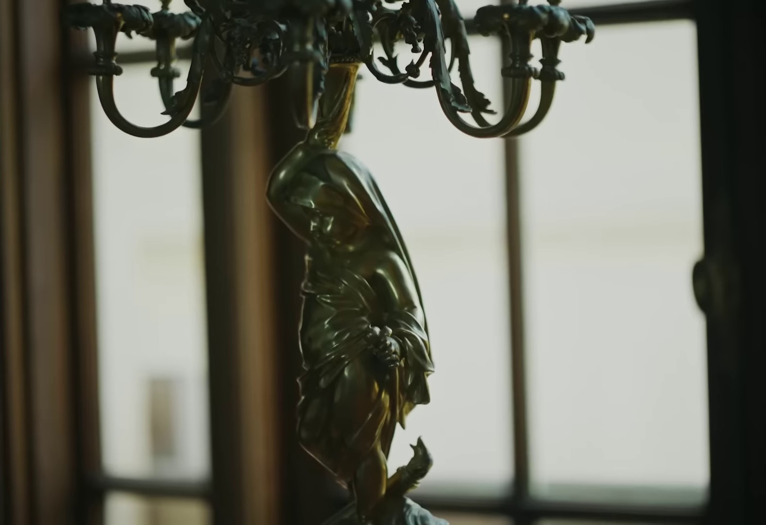 Keeps On (2022) —  shot,  lighting