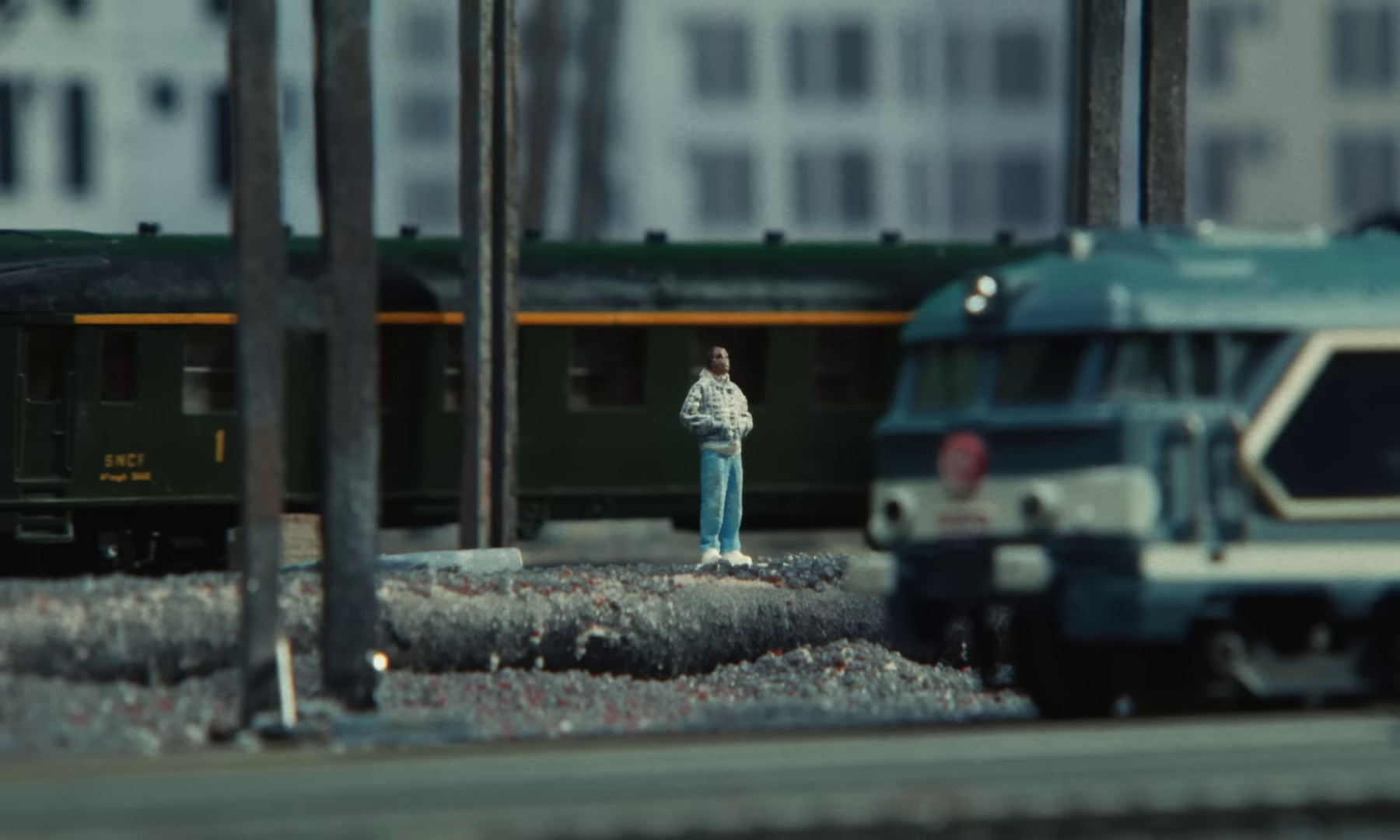 Gare du Nord (2023) —  shot,  lighting