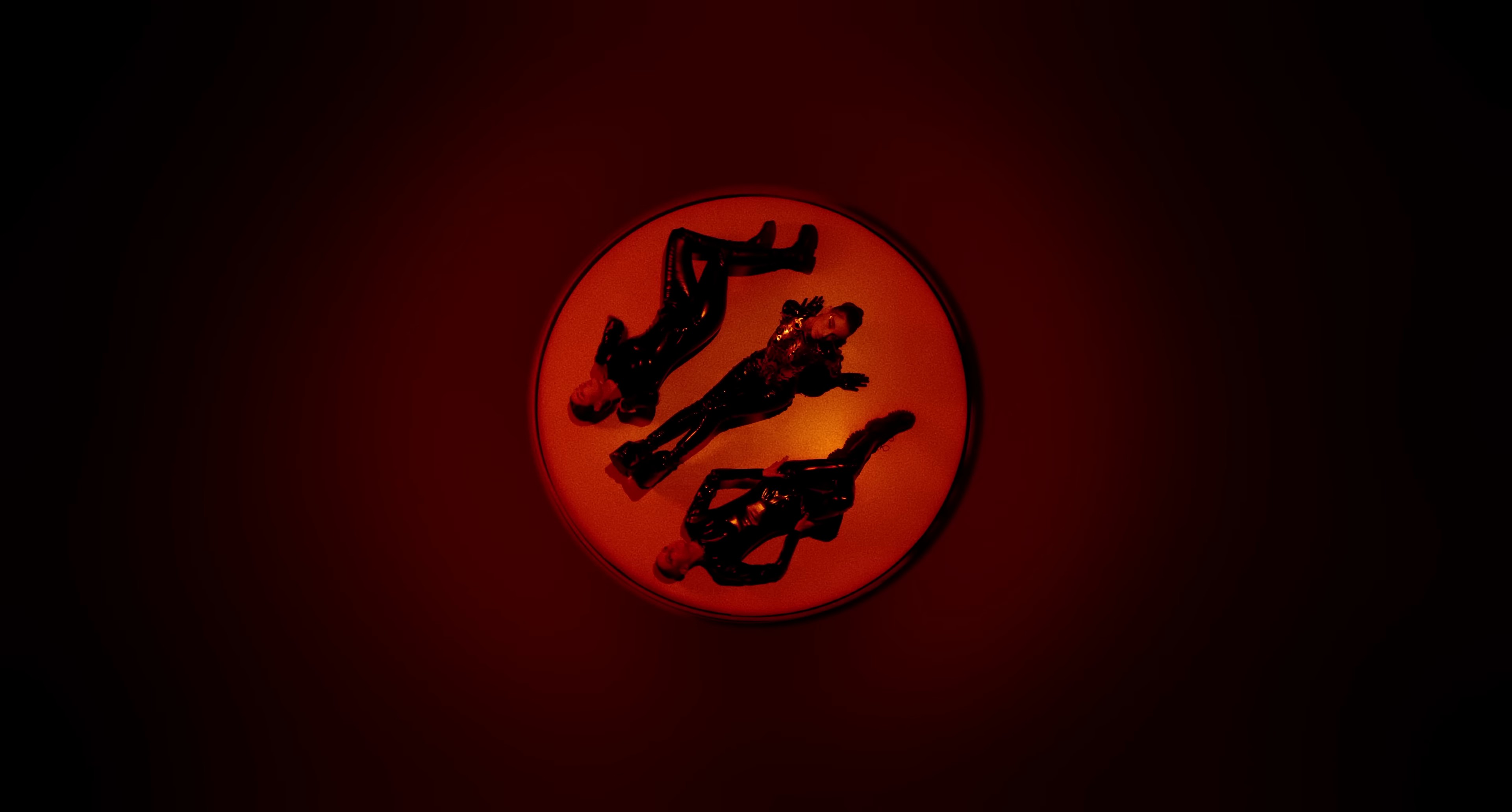 Flashing Lights (2023) —  shot,  lighting