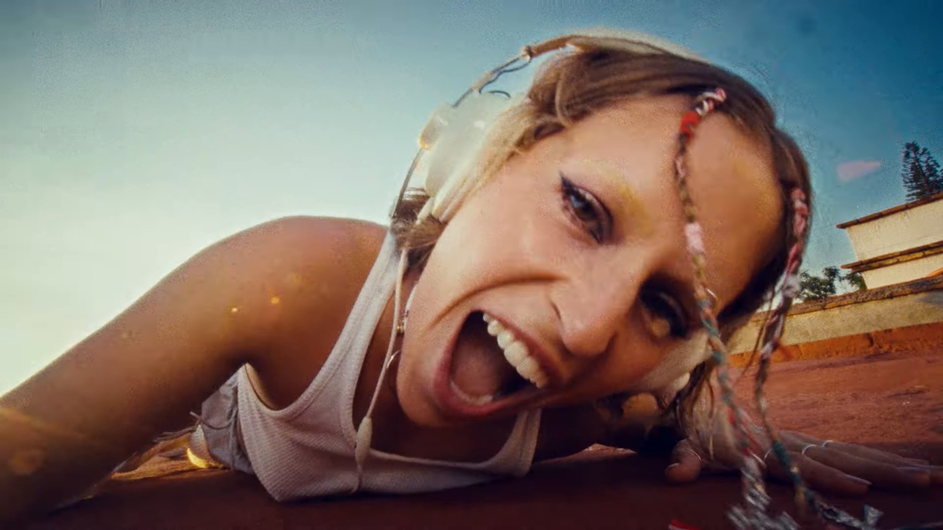 LONELY HEARTS (2024) —  shot,  lighting