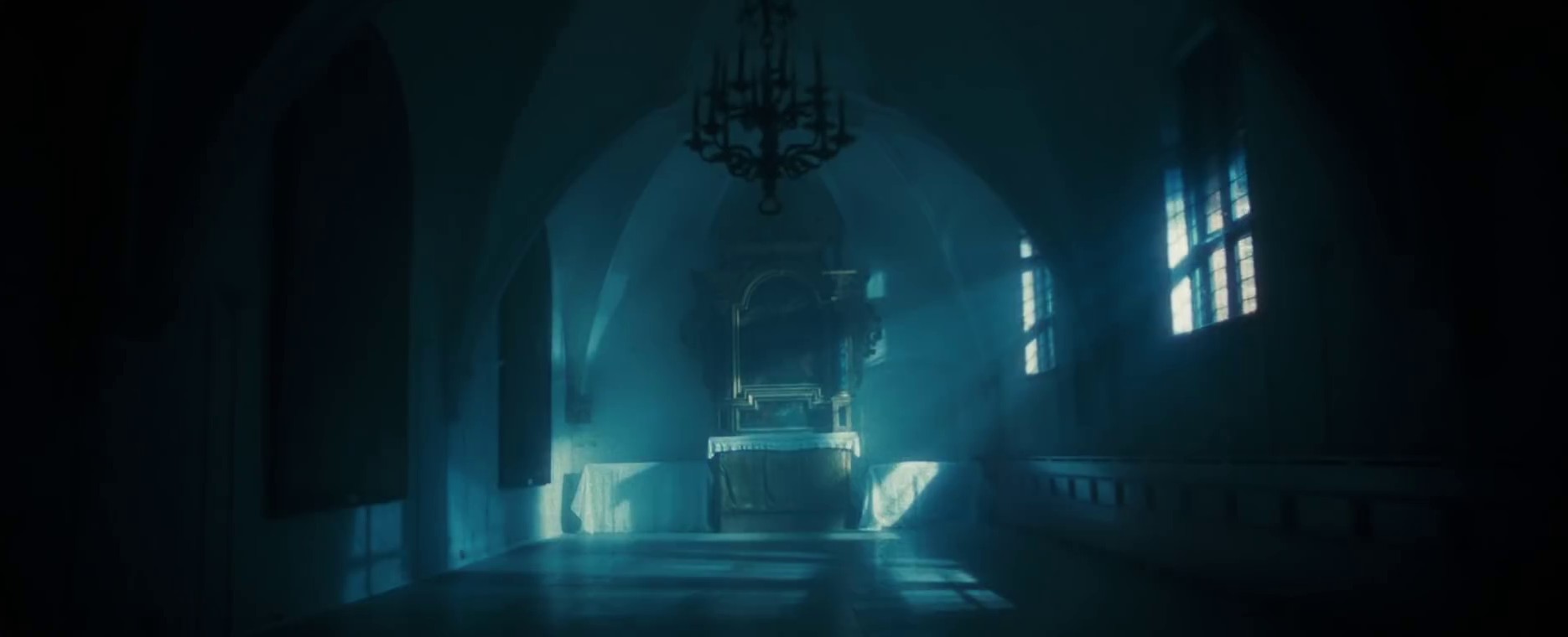 45 Fahrenheit Girl  (2021) —  shot,  lighting