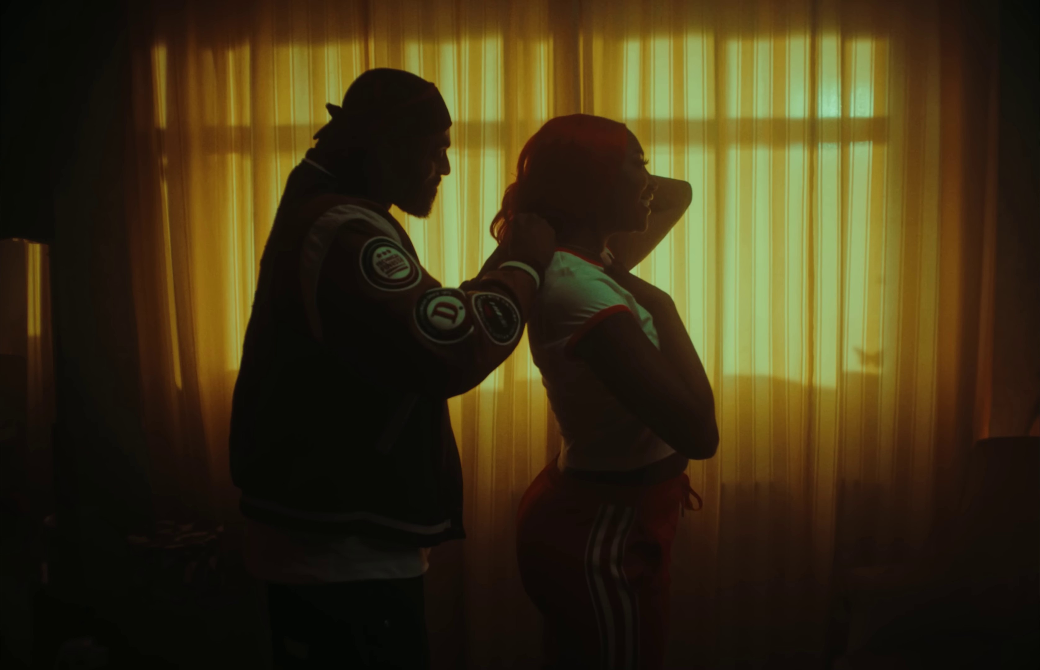 SMS  (2022) —  shot,  lighting