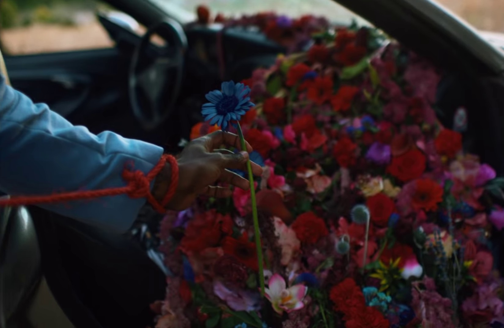 911  (2020) —  shot,  lighting