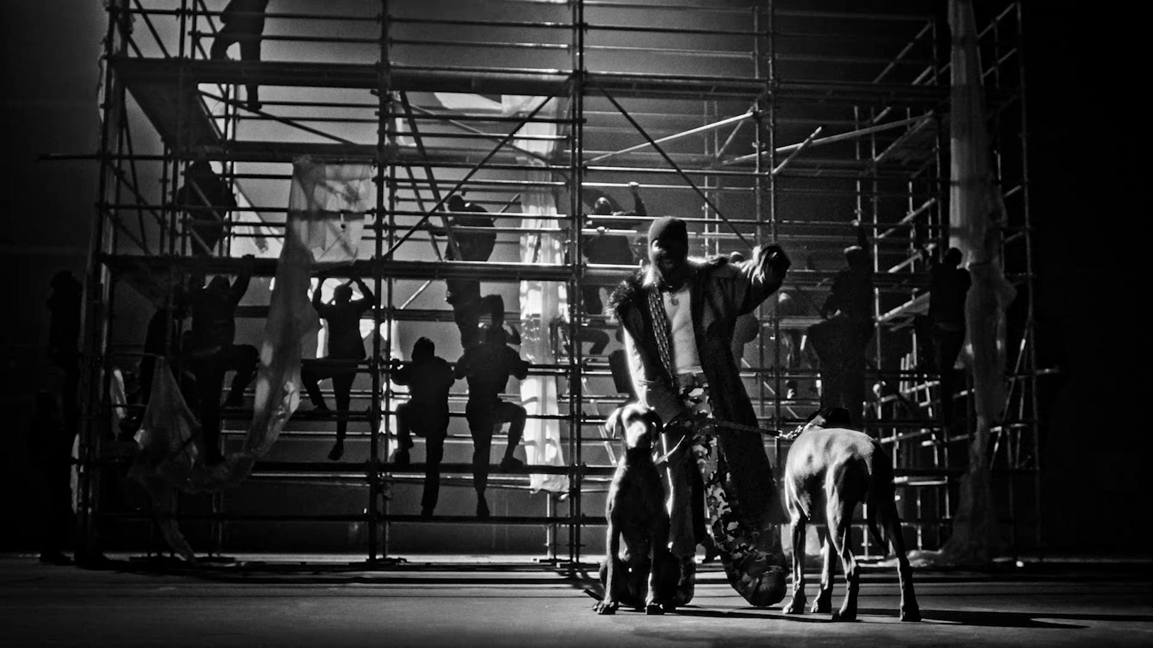 TENDU (2025) —  shot,  lighting