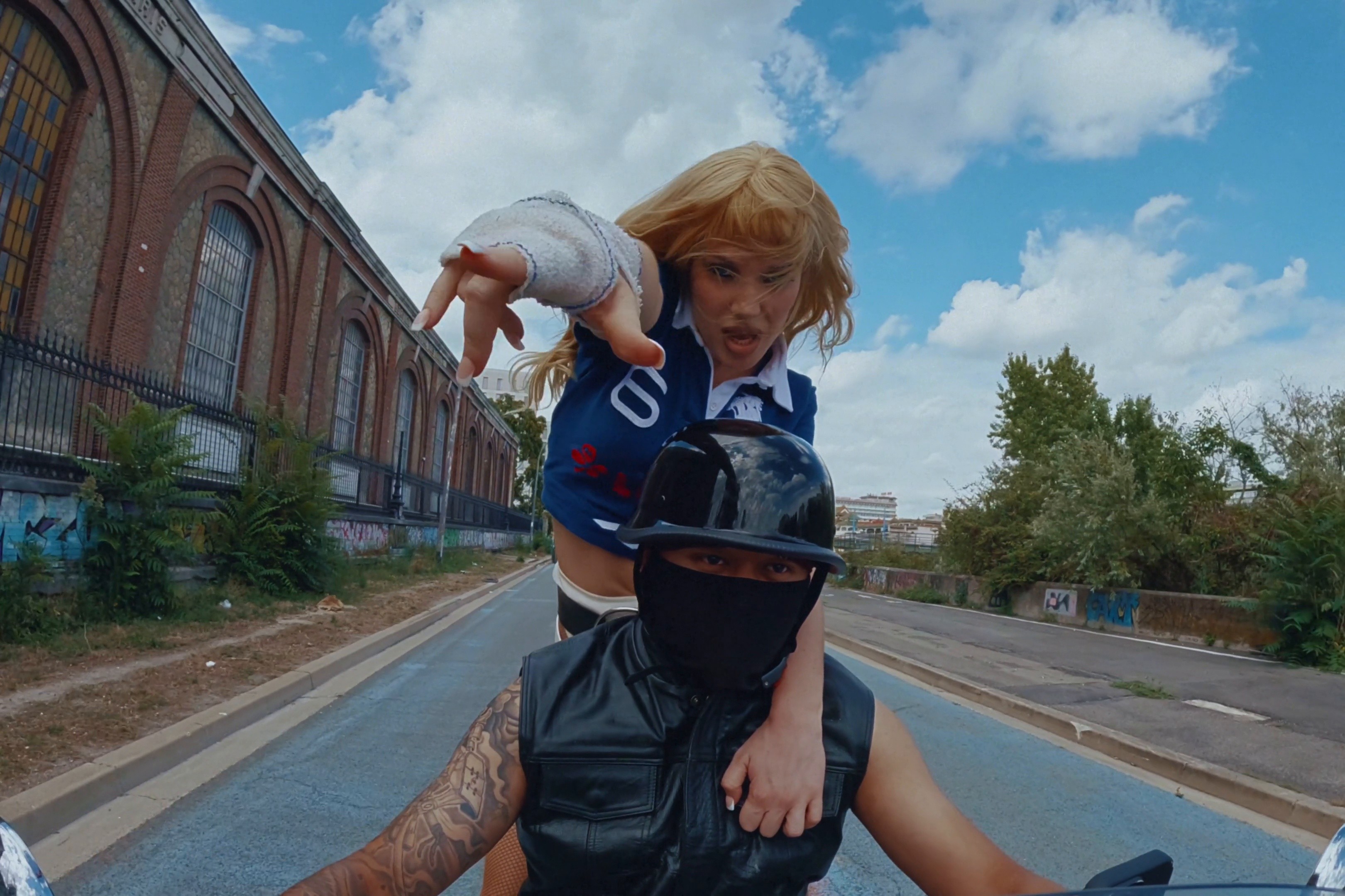 LONDONTOWN (2025) —  shot,  lighting