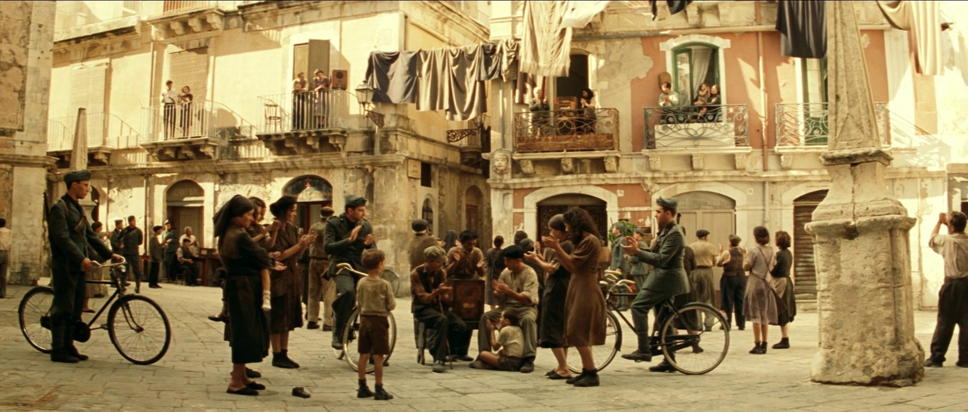 Malena (2000) —  shot,  lighting