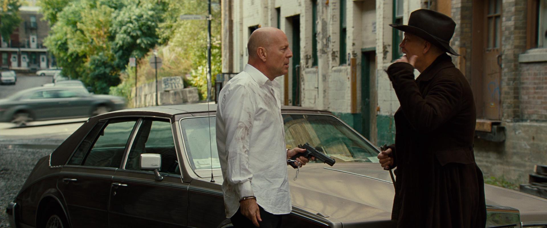 RED 2 (2013) —  shot,  lighting