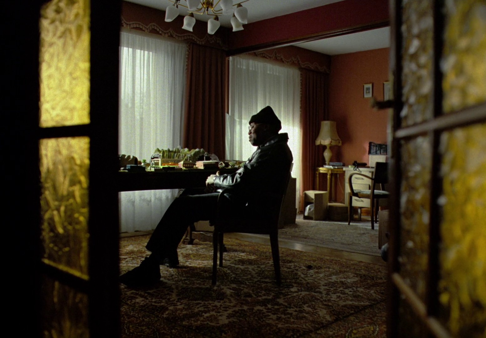 Walygator (2022) —  shot,  lighting