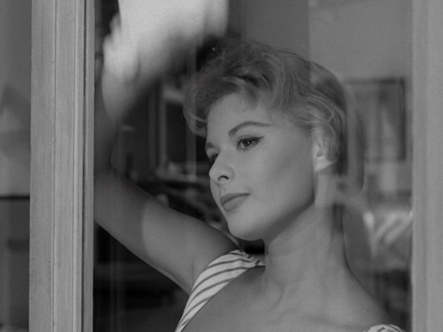 Poor, But Handsome (1957) —  shot,  lighting